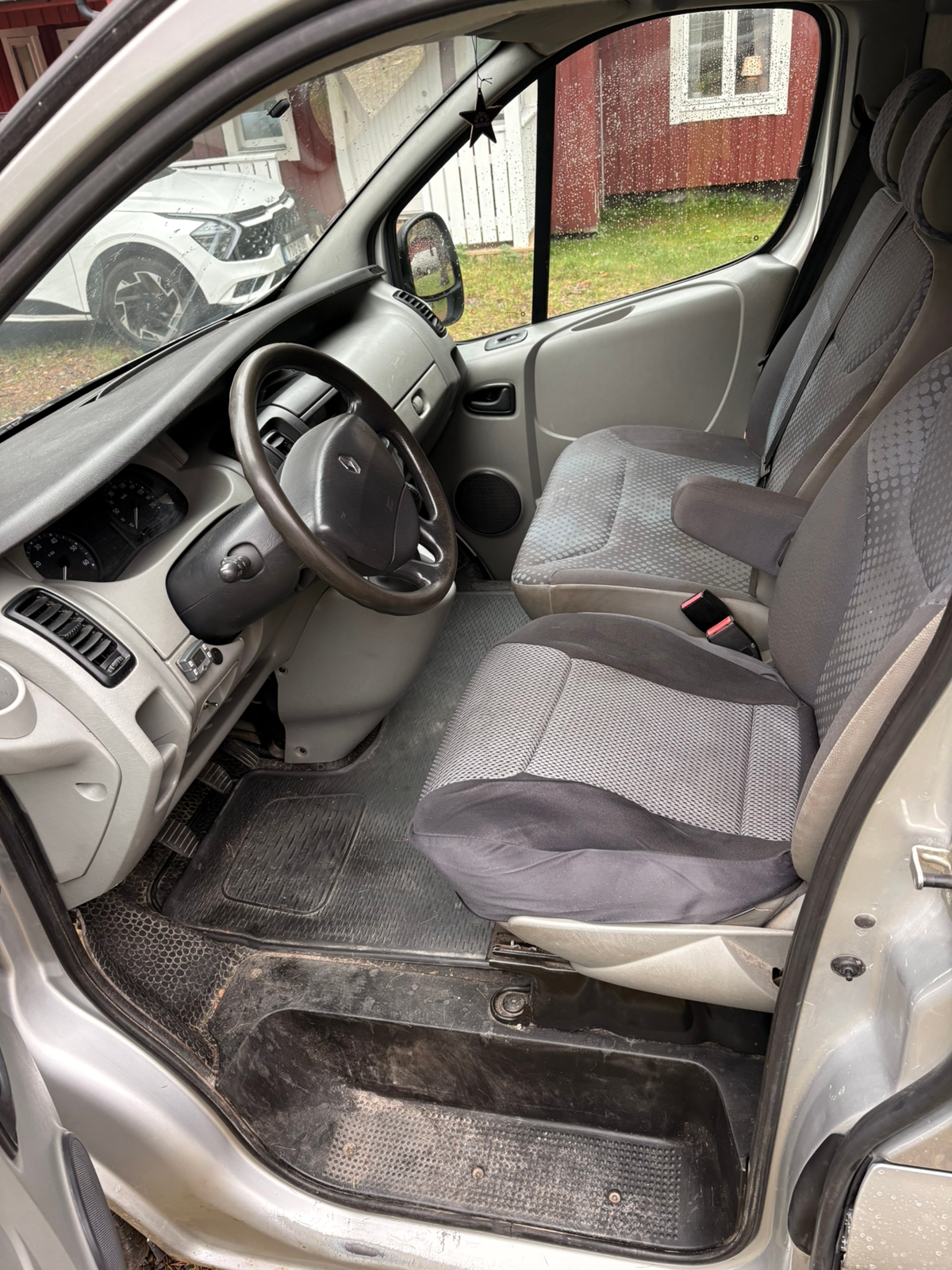 Renault Trafic 2010, photo 3/3
