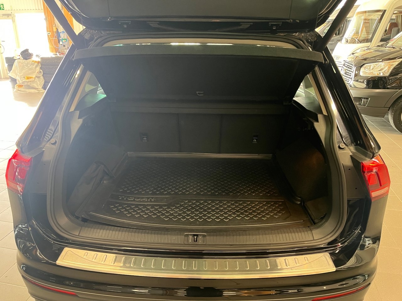 Volkswagen Tiguan 2018, bild 7/10