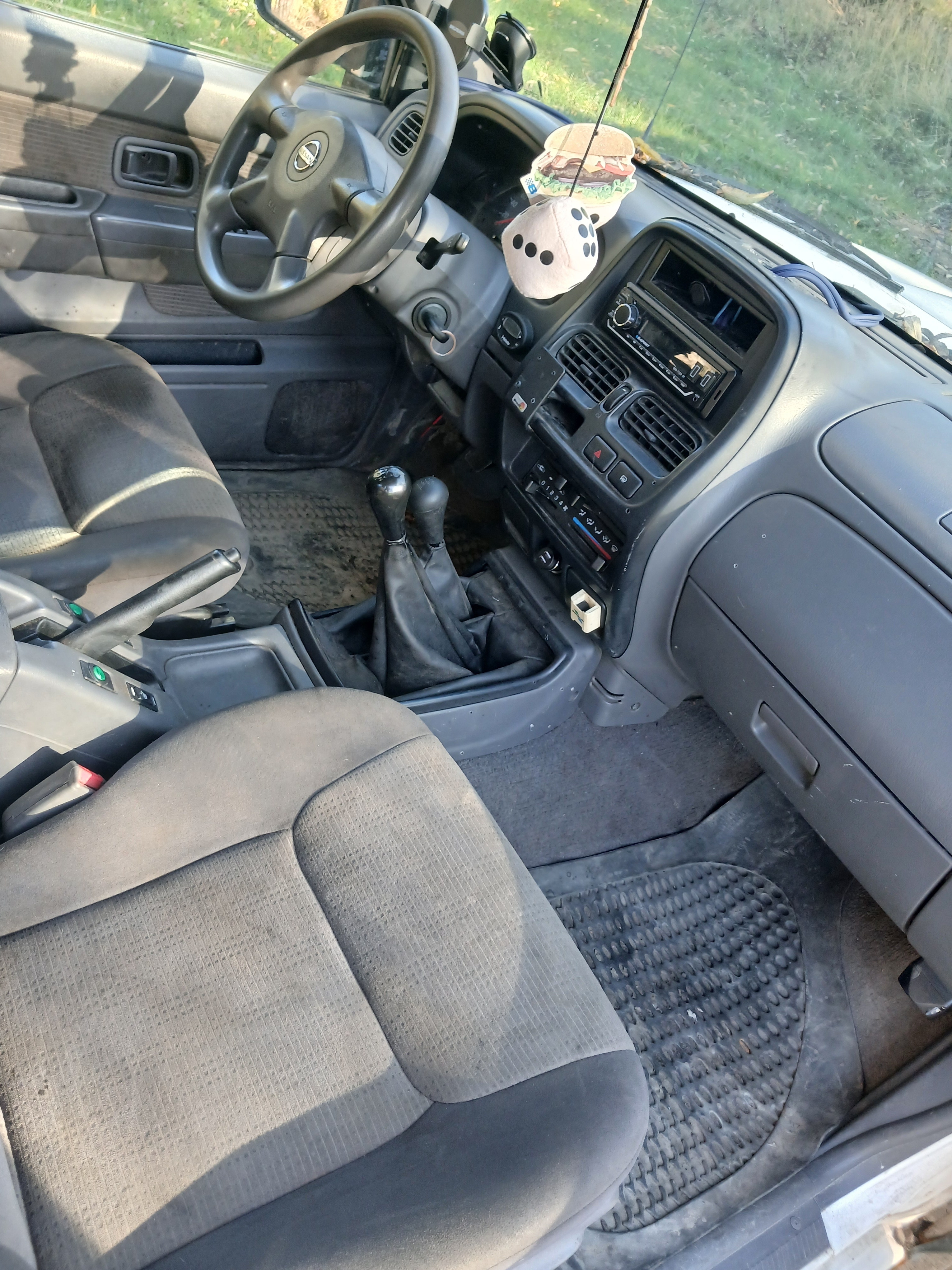 Nissan Navara King Cab 2.5 4WD Manuell 2004, bild 6/7
