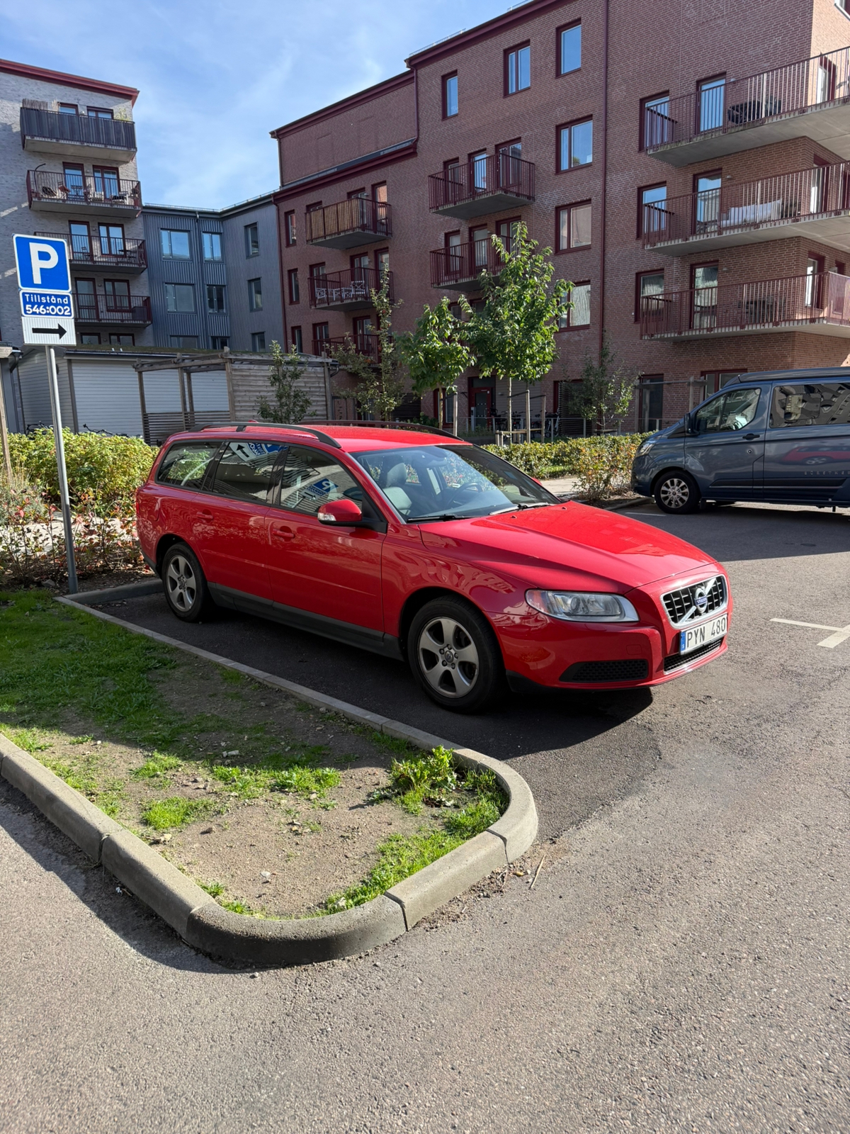Volvo V70 2.5T Manuell 2010, kuva 2/7