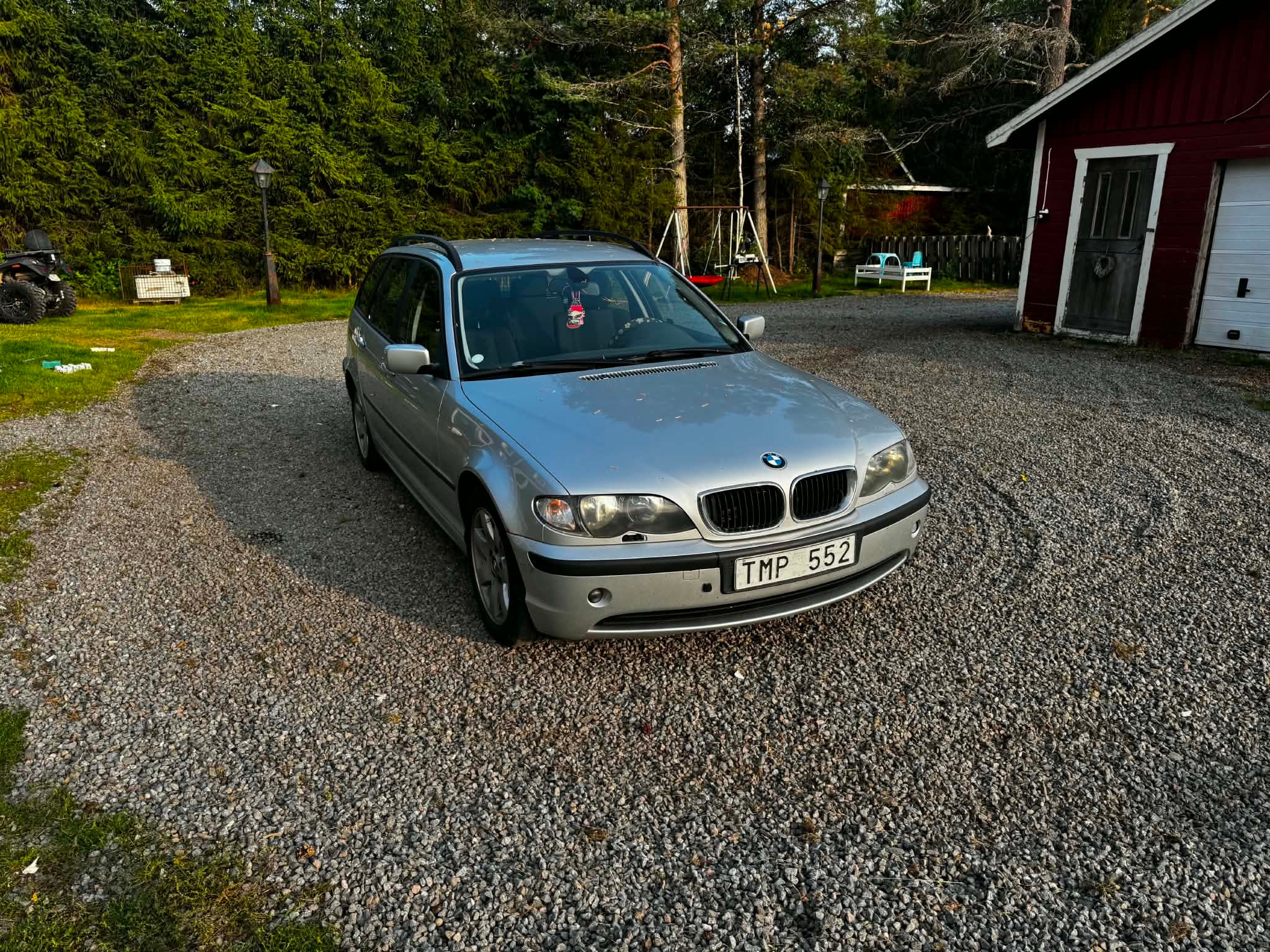 BMW 318 i Touring Manuell 2002, photo 2/5