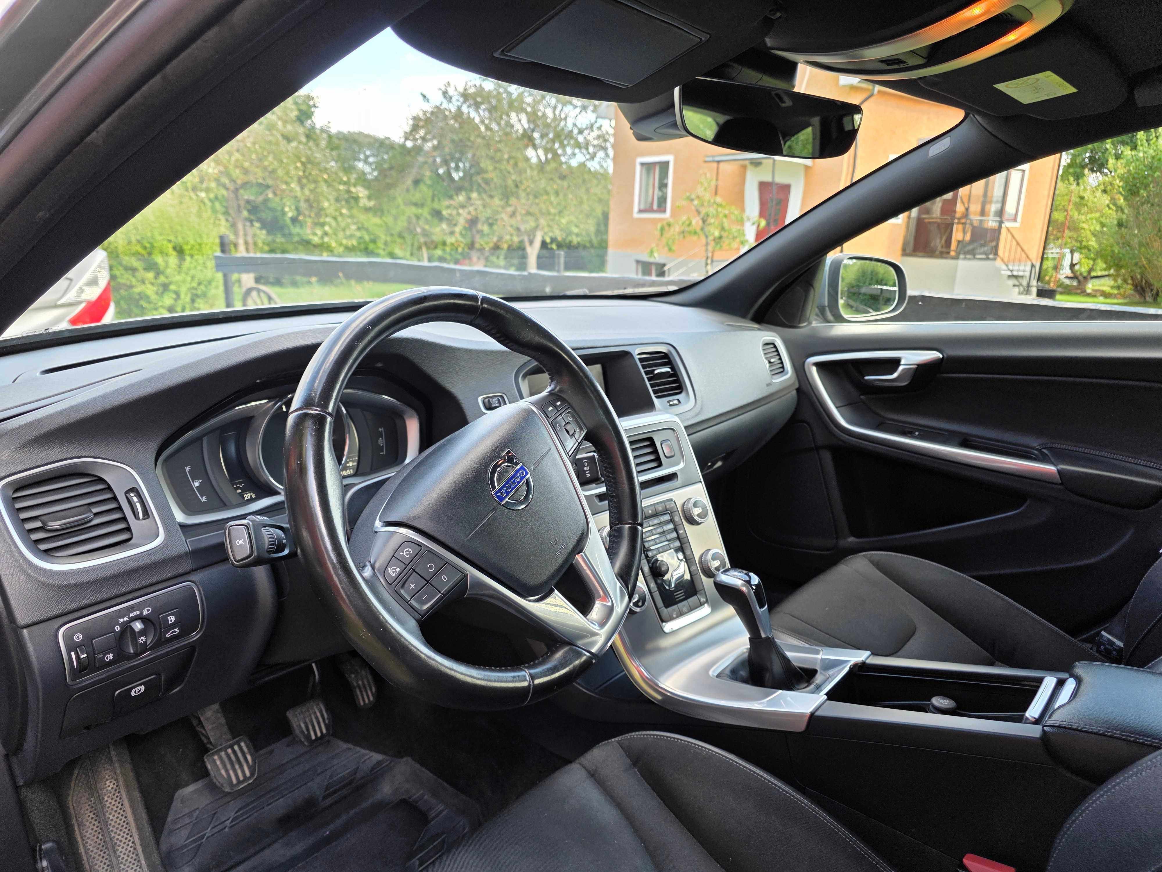 Volvo V60 D4 Manuell 2017, bild 3/4