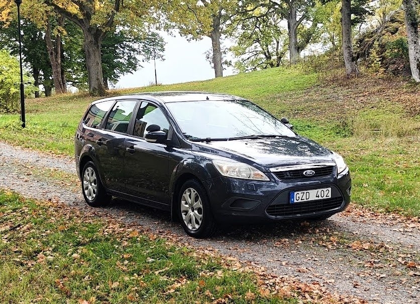 Ford Focus Kombi 1.8 Flexifuel Titanium 2010, bild 3/10