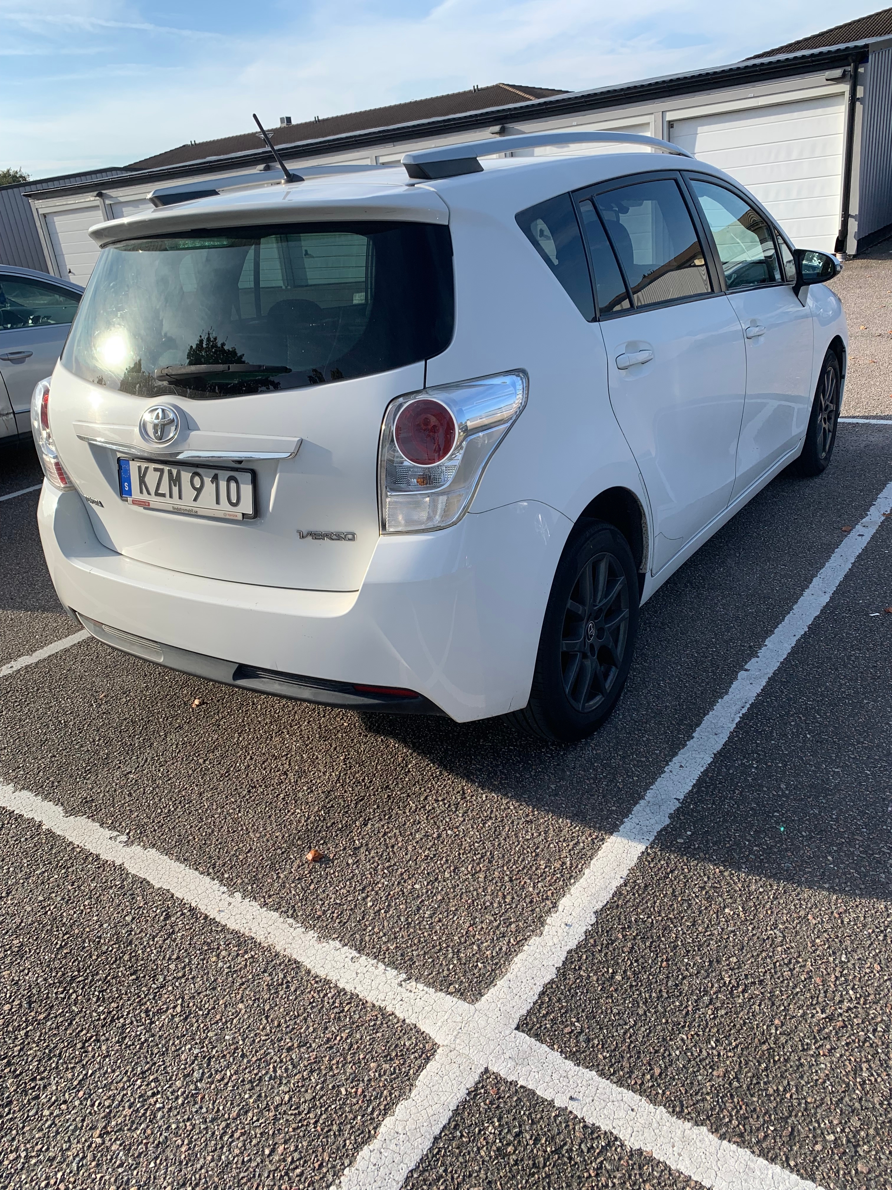 Toyota Verso 1.6 Manuell 2015, bild 2/6
