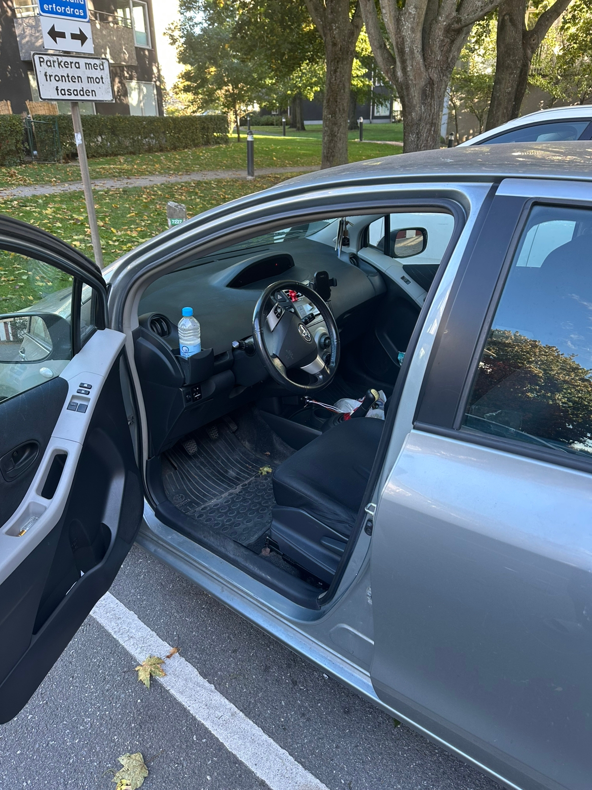 Toyota Yaris 5-dörrar 1.3 VVT-i Manuell 2007, photo 5/6