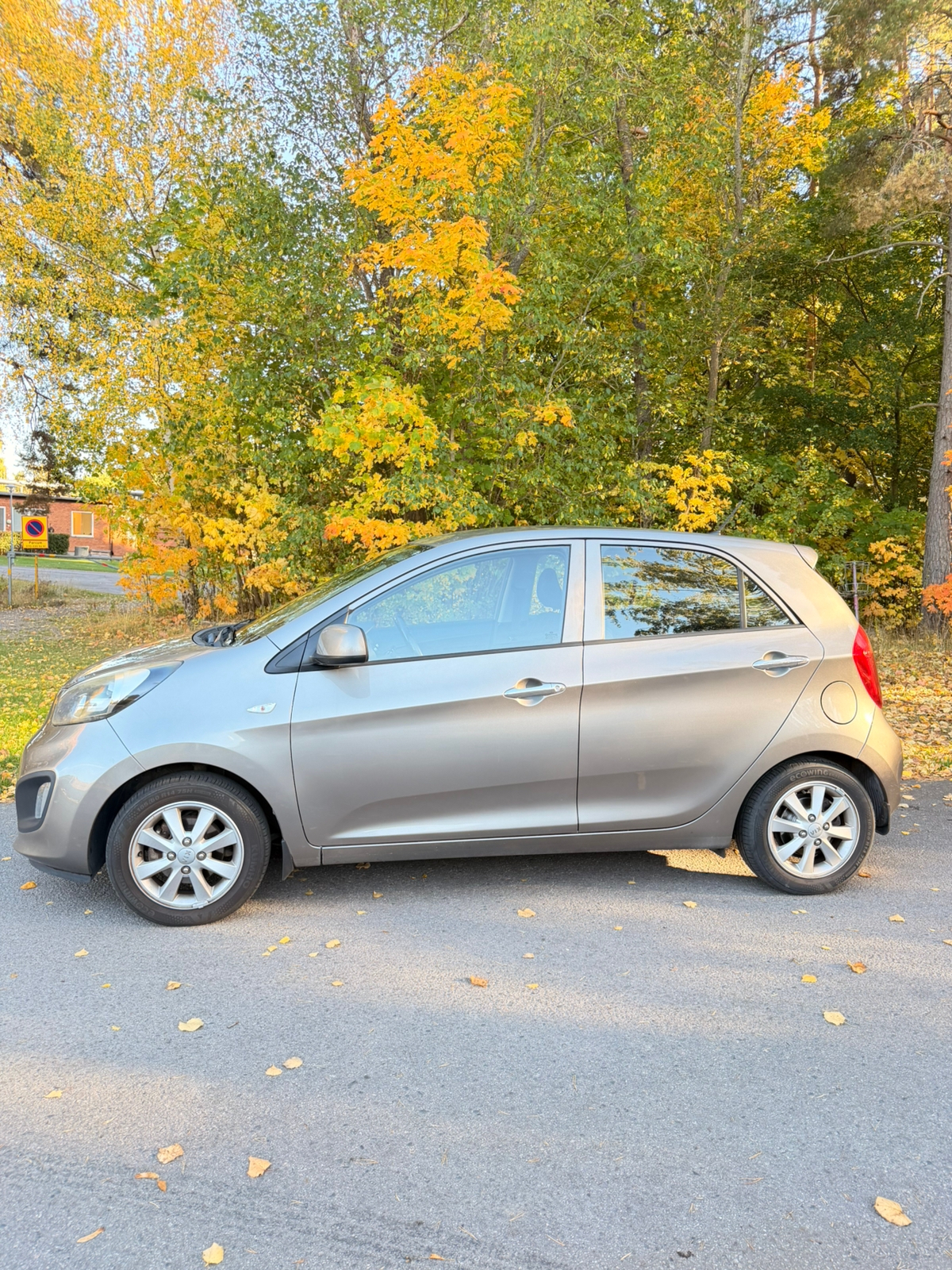 Kia Picanto 5-dörrar 1.0 MPI Manuell 2013, bild 3/6