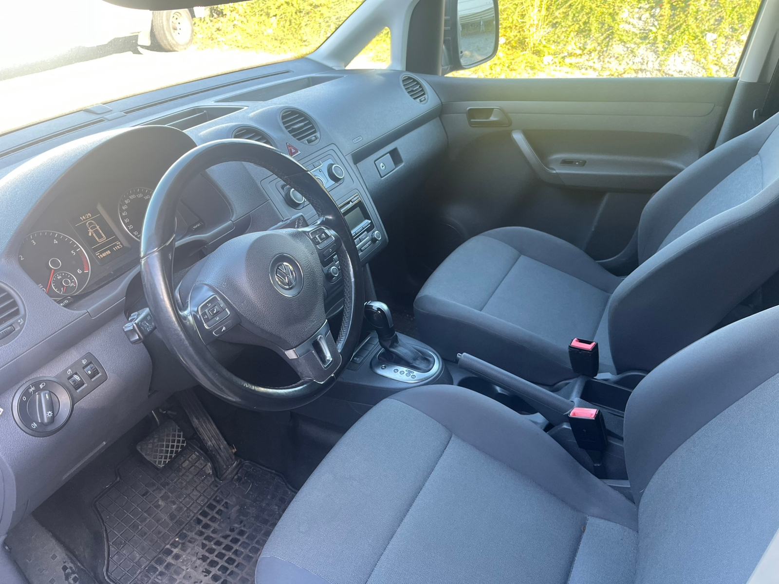 Volkswagen Caddy 2015, bild 2/10