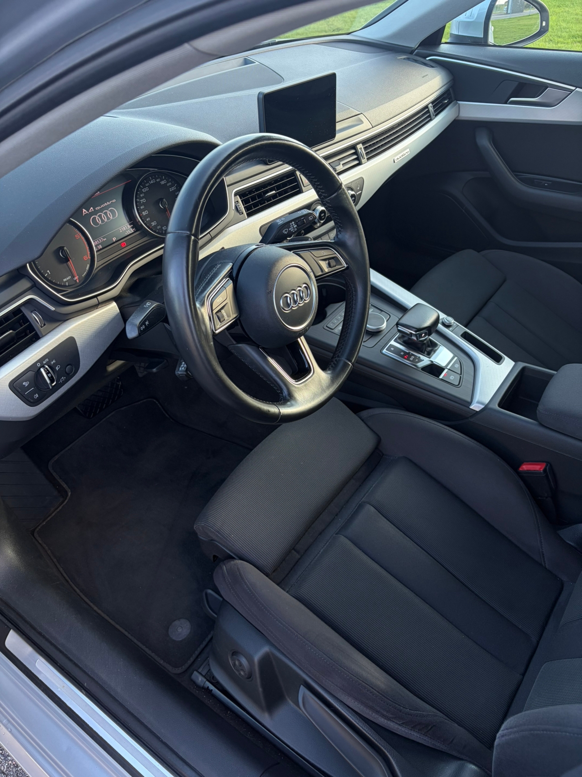 Audi A4 Avant 2.0 TDI quattro S Tronic 2017, bild 6/10