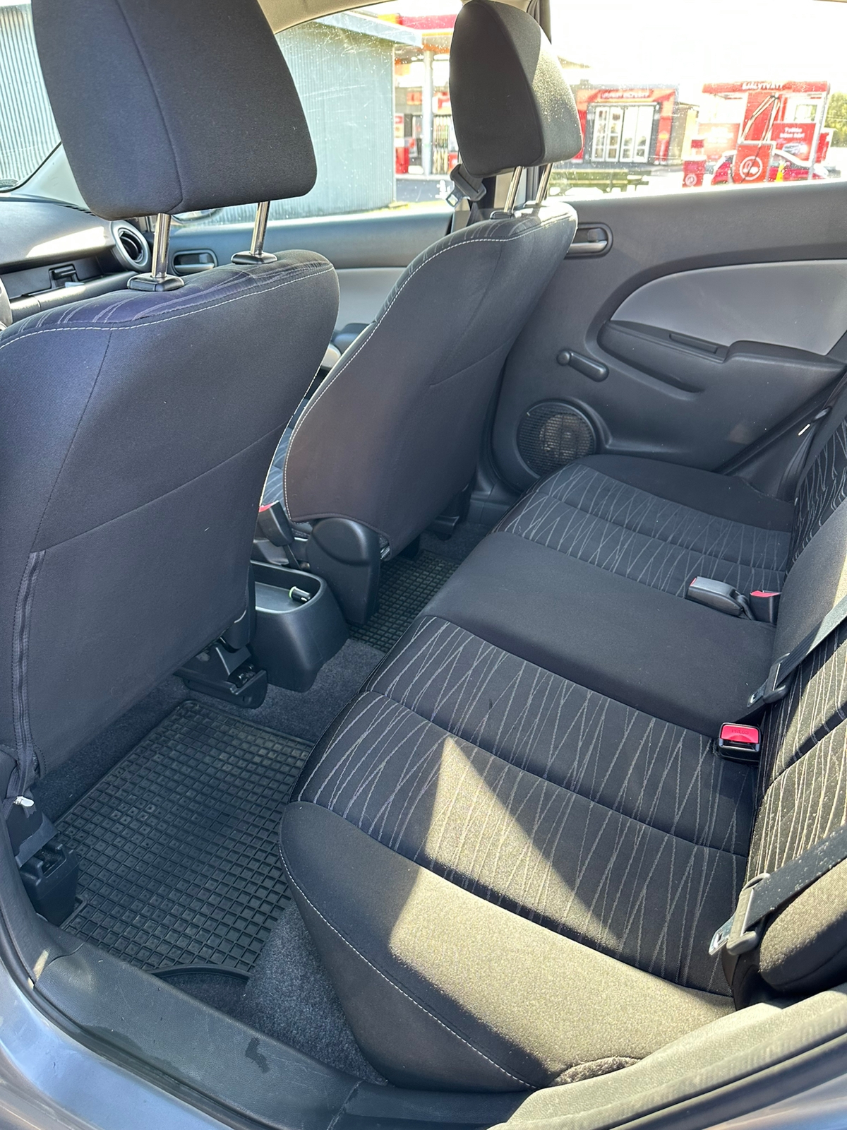 Mazda 2 5-dörrar 1.3 MZR Manuell 2010, kuva 4/5