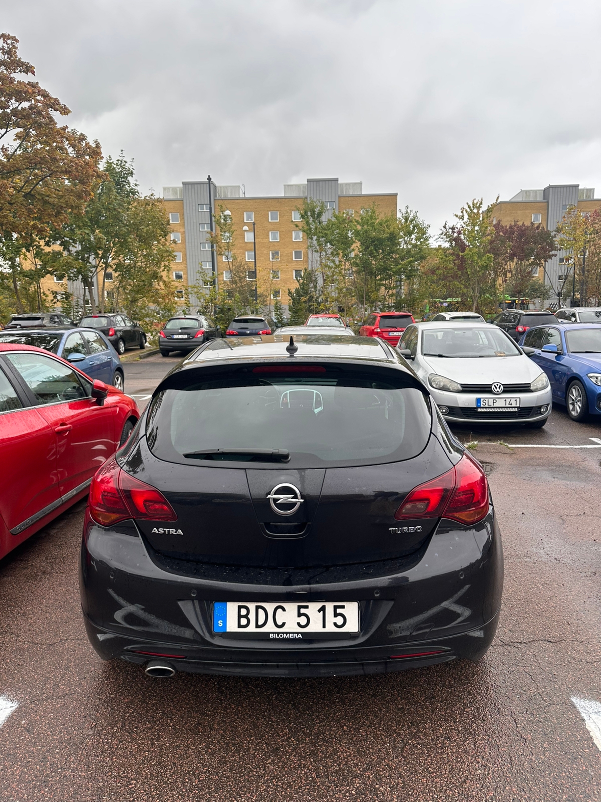 Opel Astra 1.6 Turbo Automatisk 2011, kuva 2/5