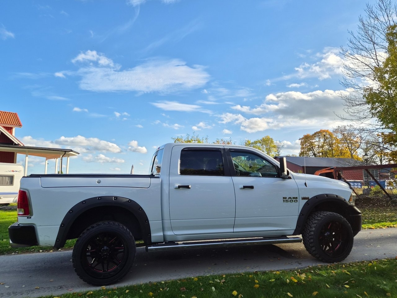 RAM 1500 Crewcab V8 HEMI LARAMIE - Moms 2018, bild 2/10