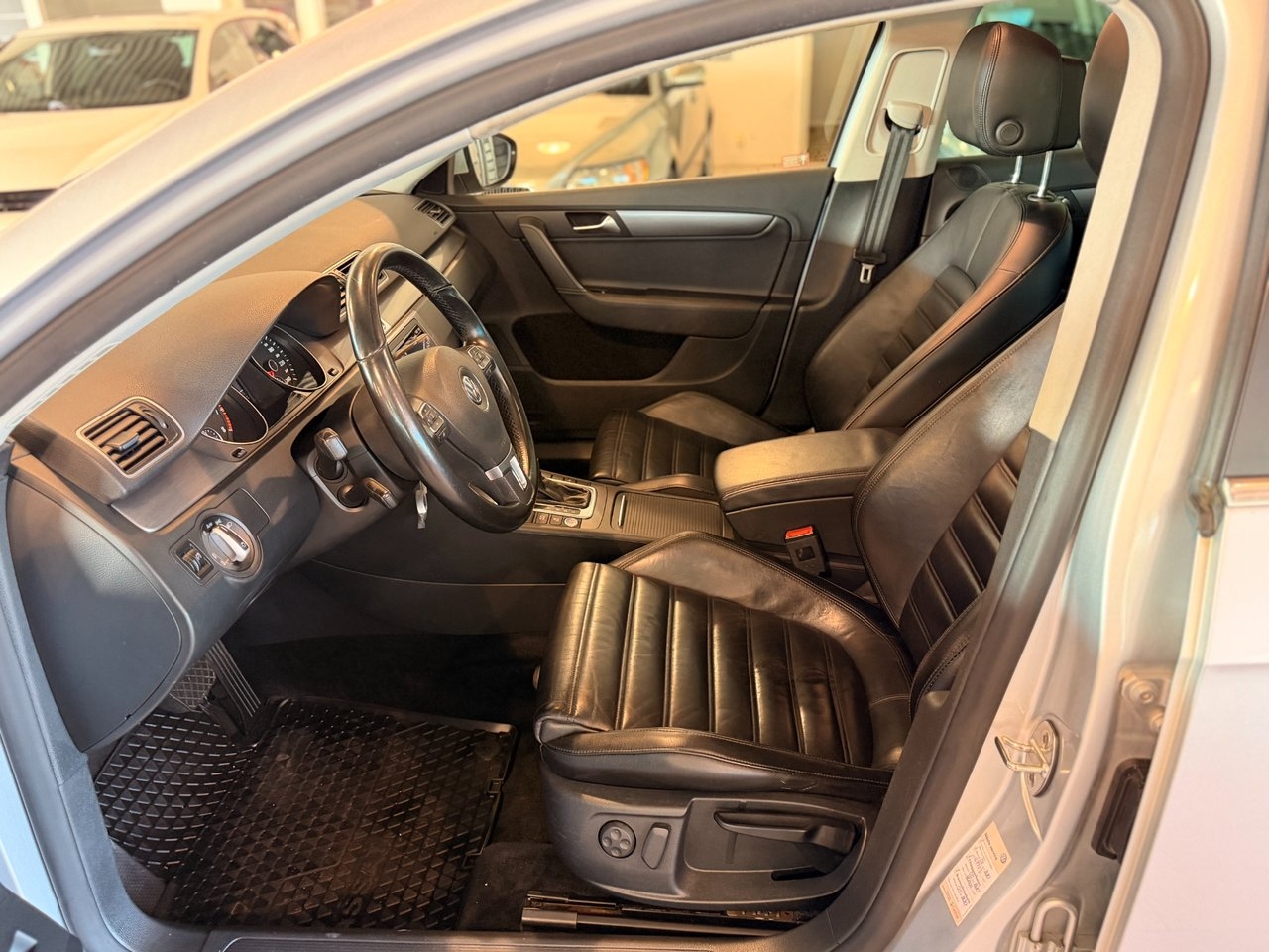 Volkswagen Passat 2013, bild 7/10