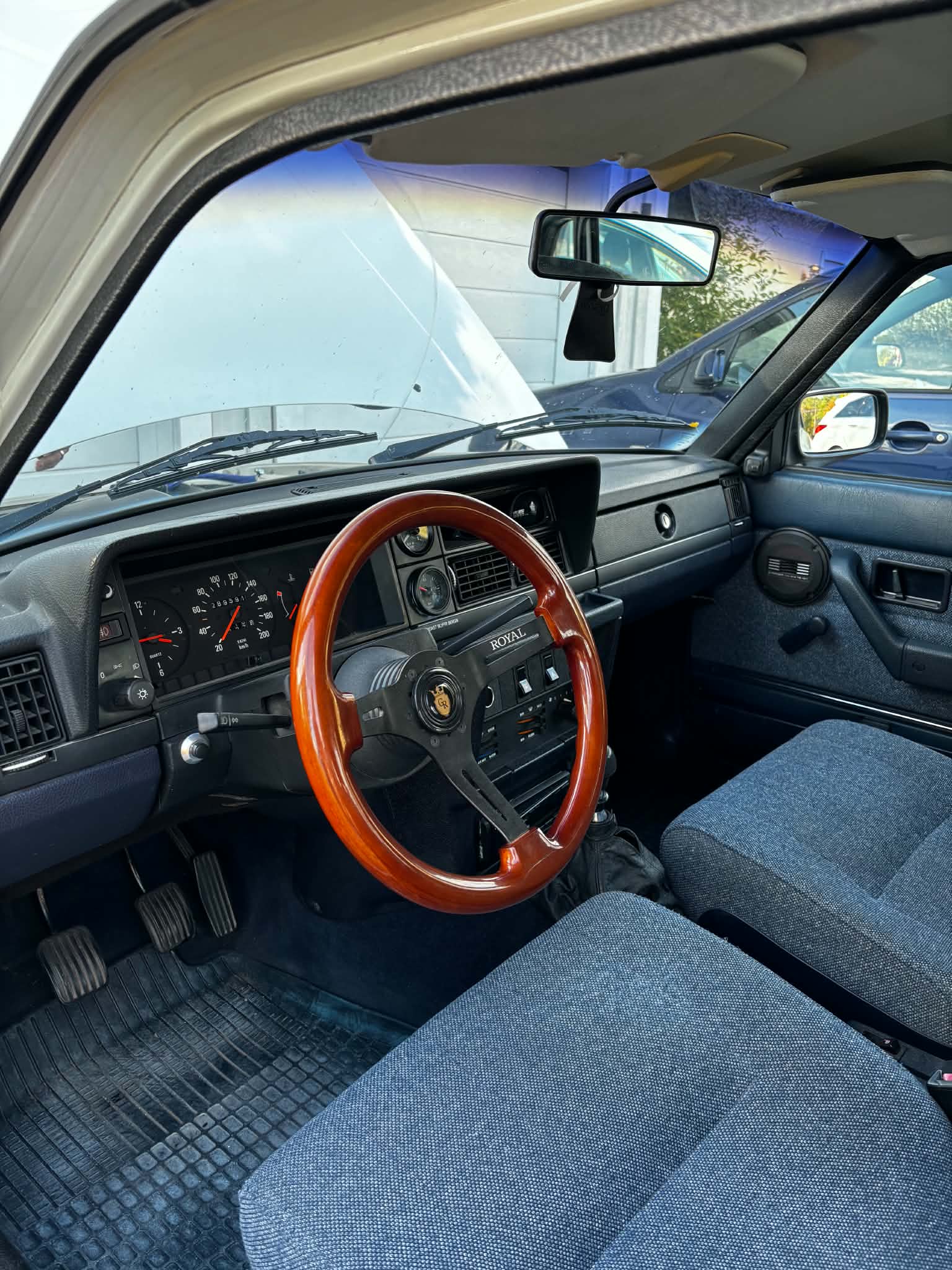 Volvo 240 2.3 Manuell 1989, bild 5/6