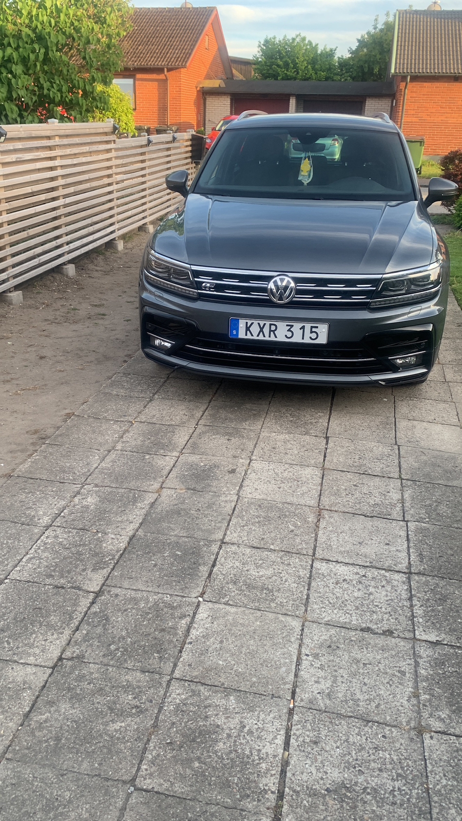 Volkswagen Tiguan 2018, bild 2/4