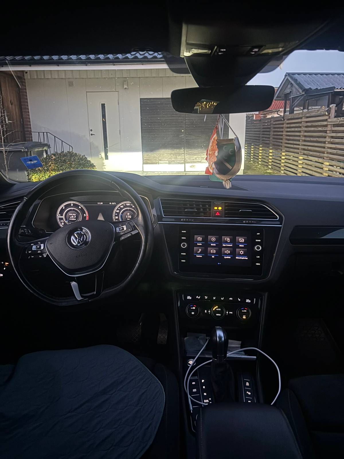Volkswagen Tiguan 2018, bild 3/4