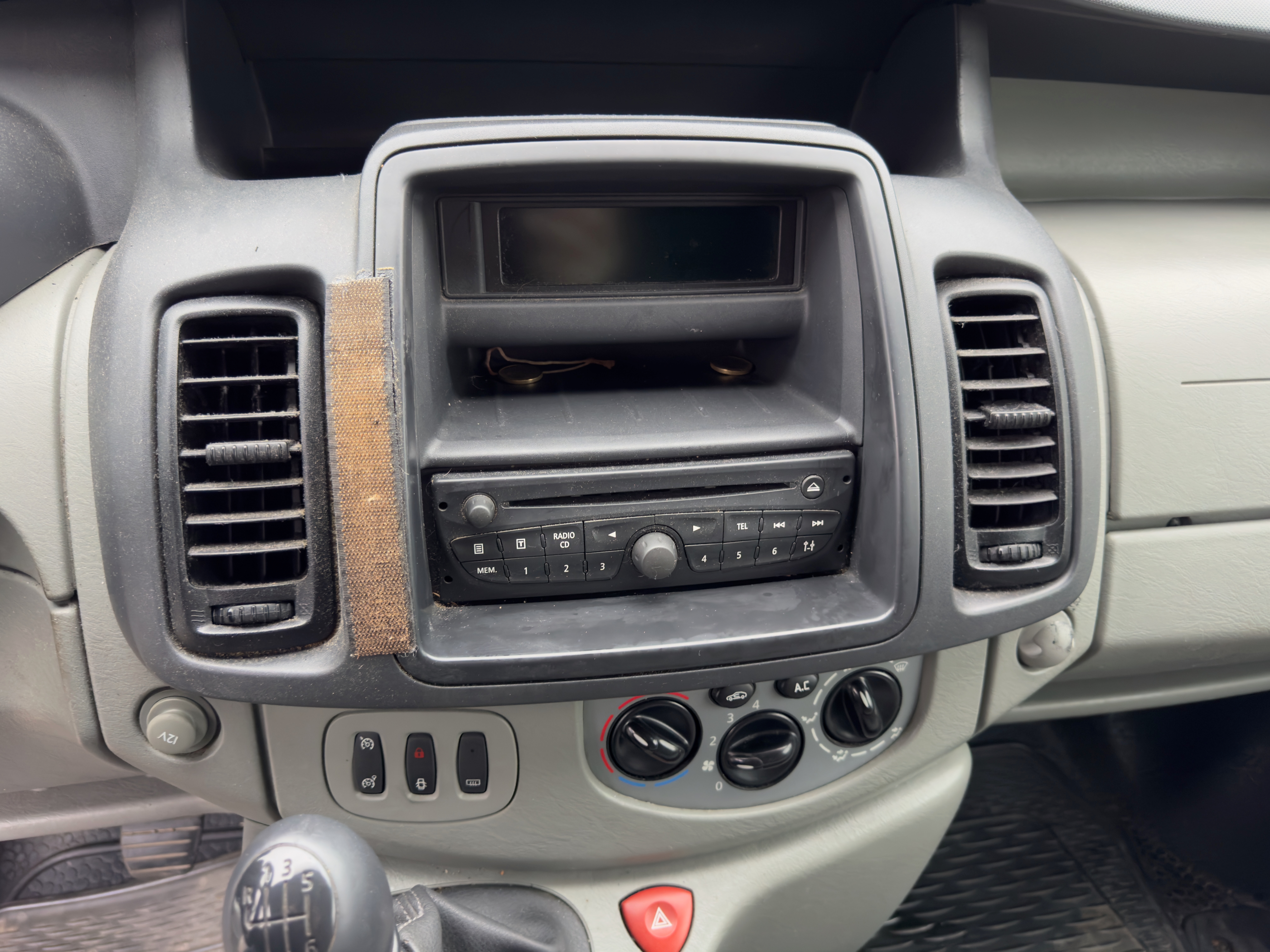Nissan Primastar 2.9t 2.0 dCi Manuell 2011, bild 6/8
