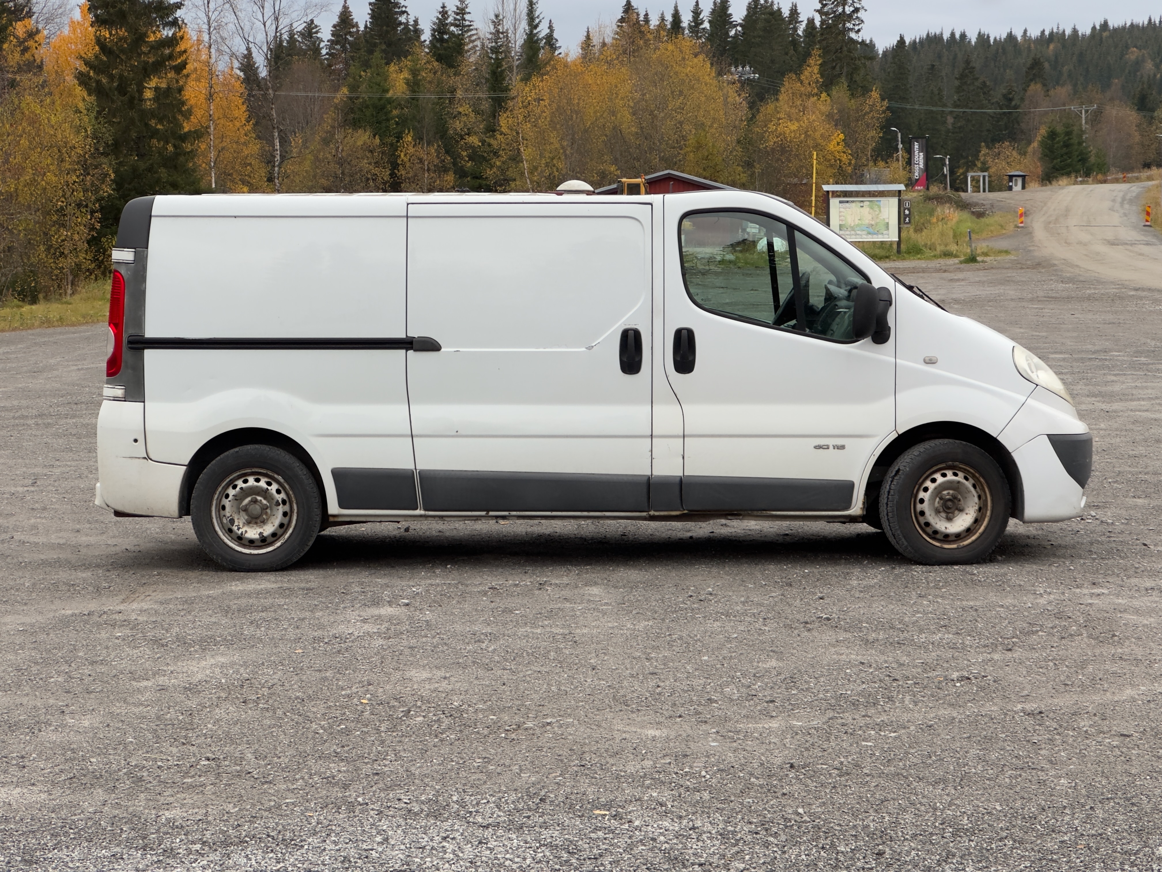 Nissan Primastar 2.9t 2.0 dCi Manuell 2011, bild 2/8