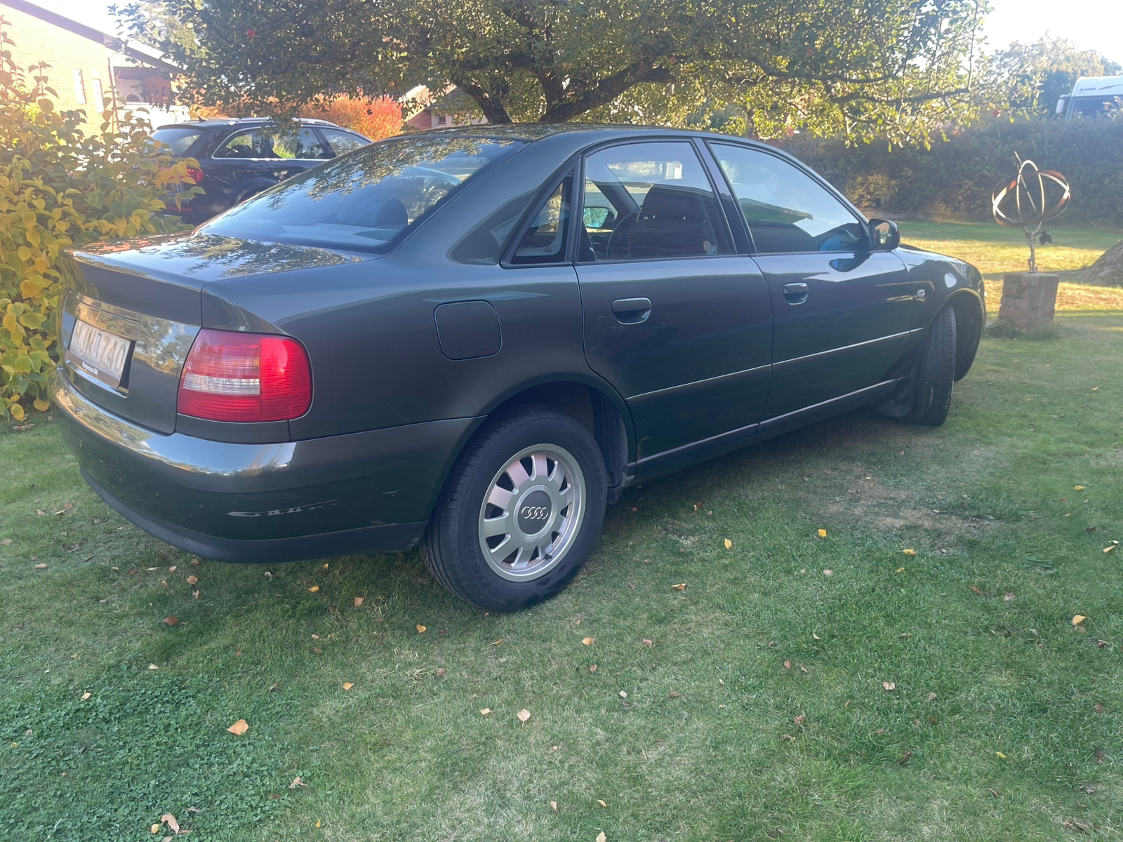 Audi A4 Sedan 1.8 T Manuell 1999, bild 5/10
