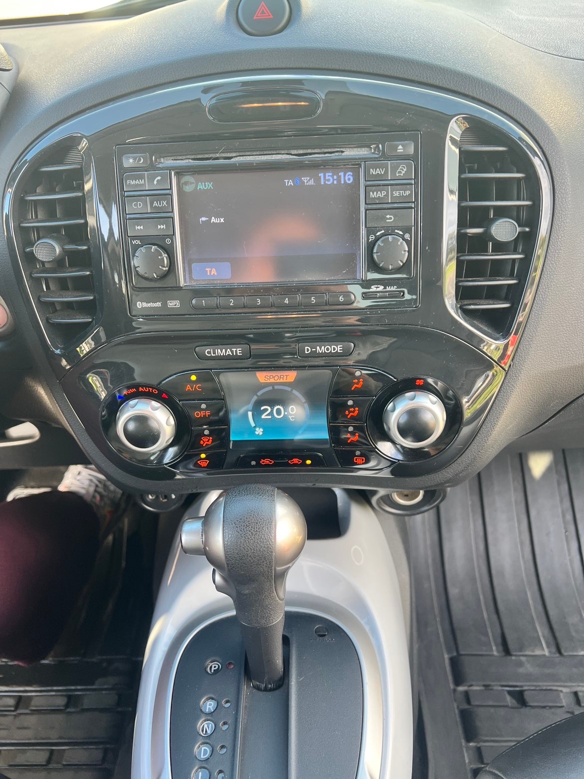 Nissan Juke 1.6 XTRONIC-CVT 2012, kuva 5/10