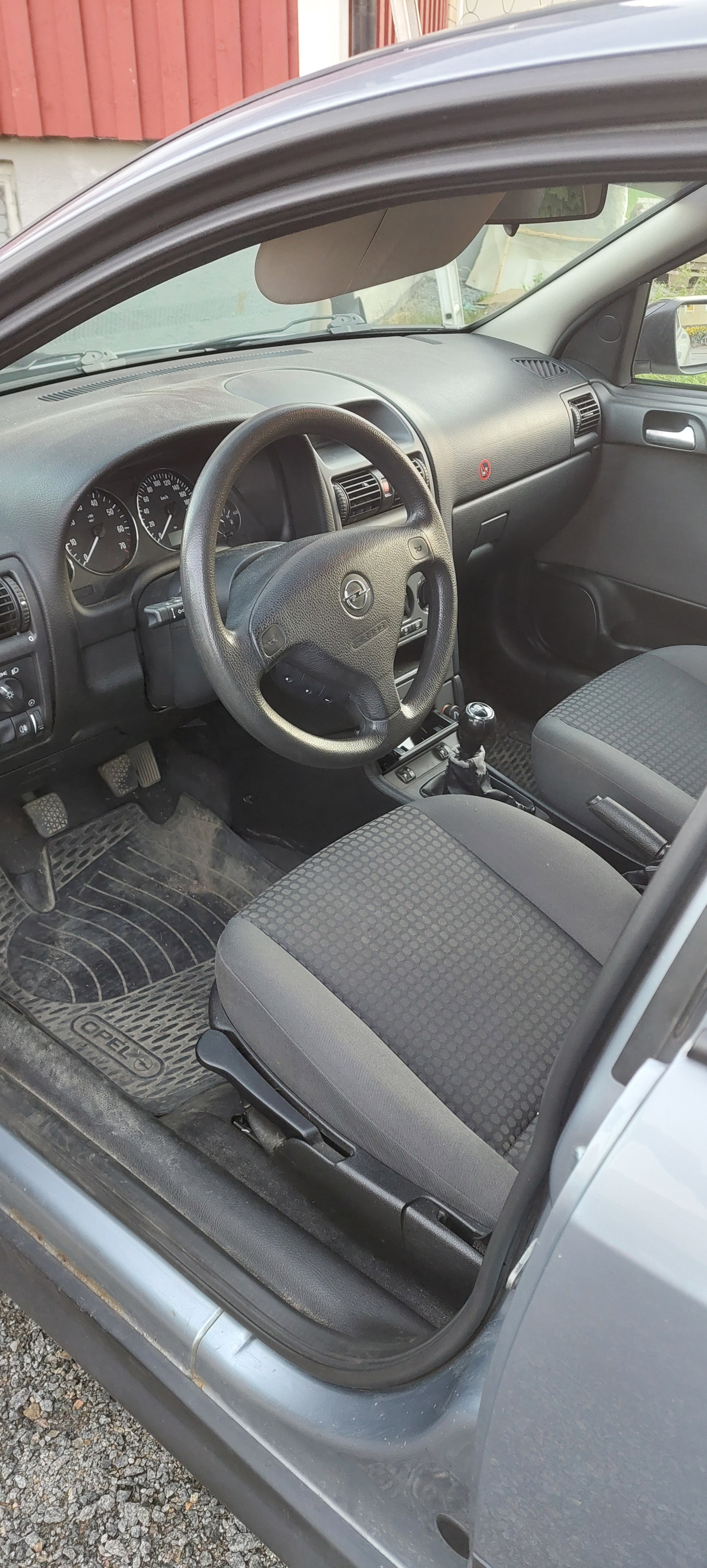 Opel Astra 5-dörrar 1.6 Manuell 2003, bild 6/8