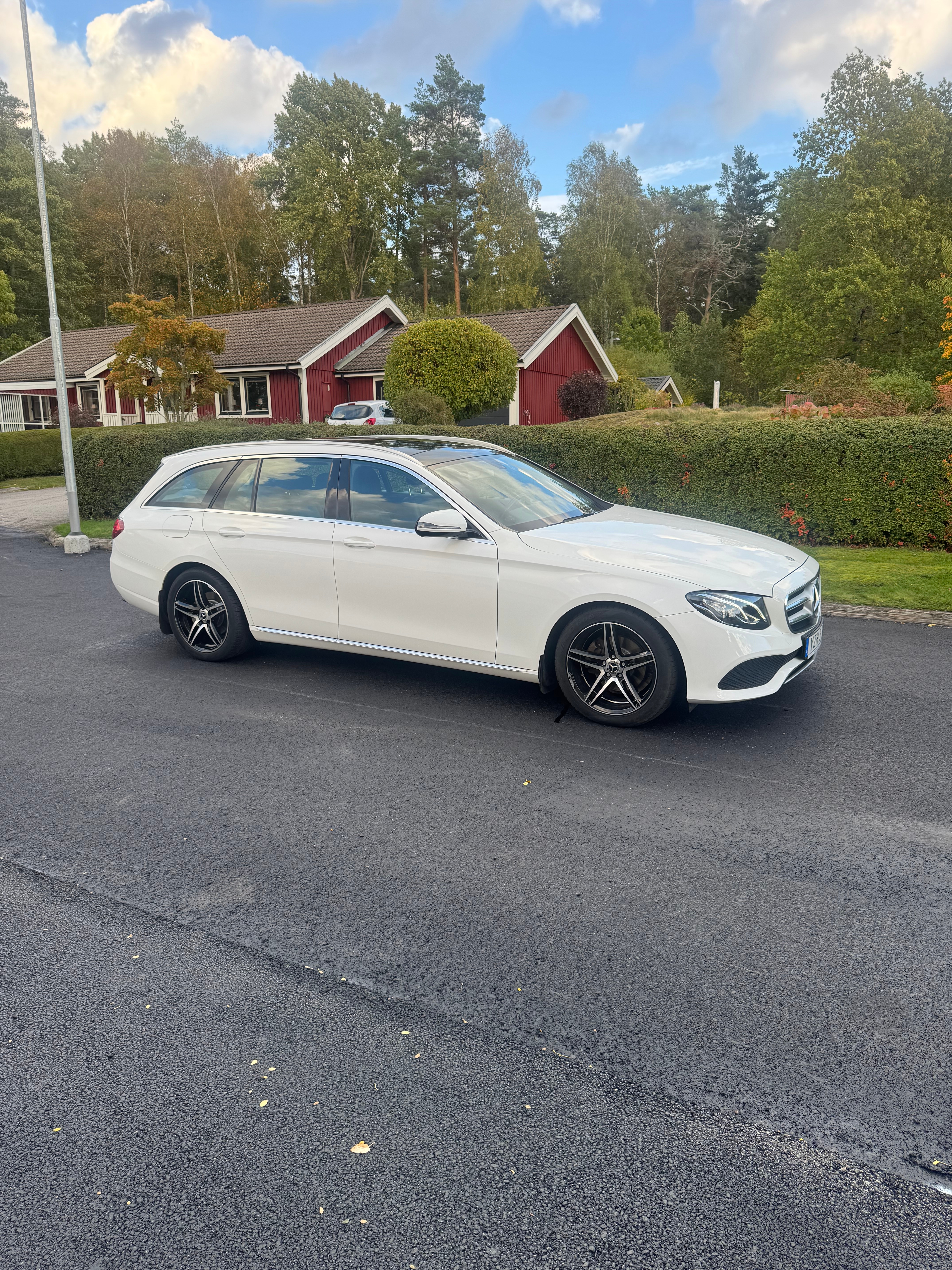 Mercedes-Benz E 220 T d 9G-Tronic 2018, bild 2/9