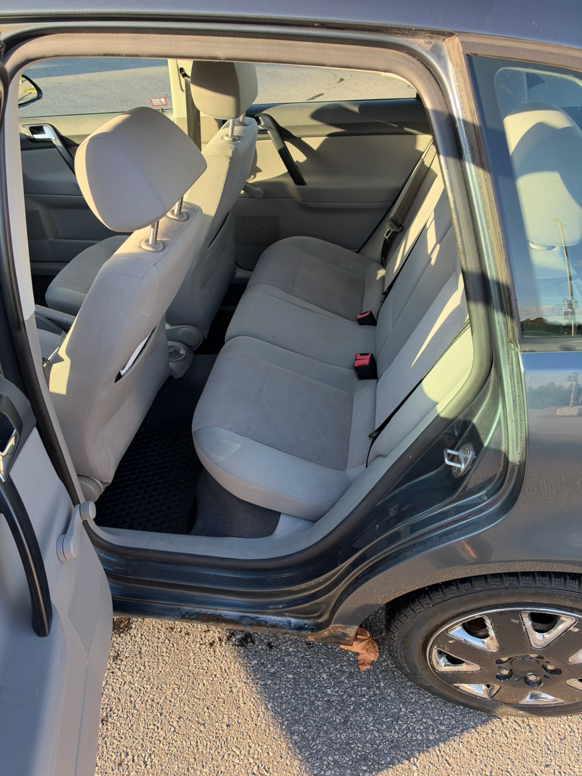 Volkswagen Polo 5-dörrar 1.4 Manuell 2006, bild 6/7