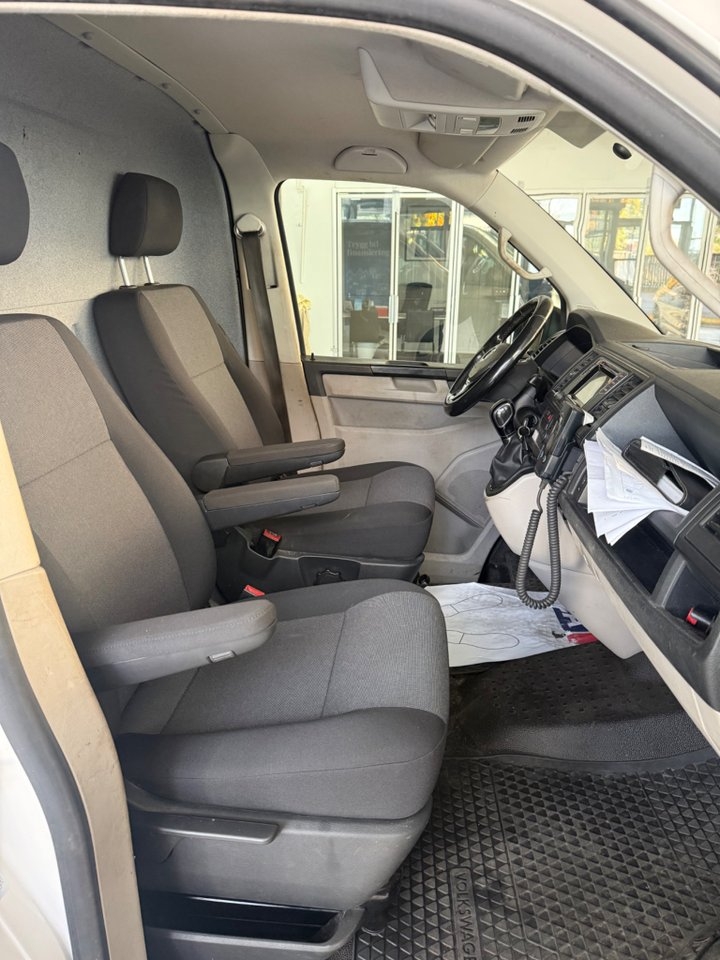 Volkswagen Transporter 2018, kuva 6/10