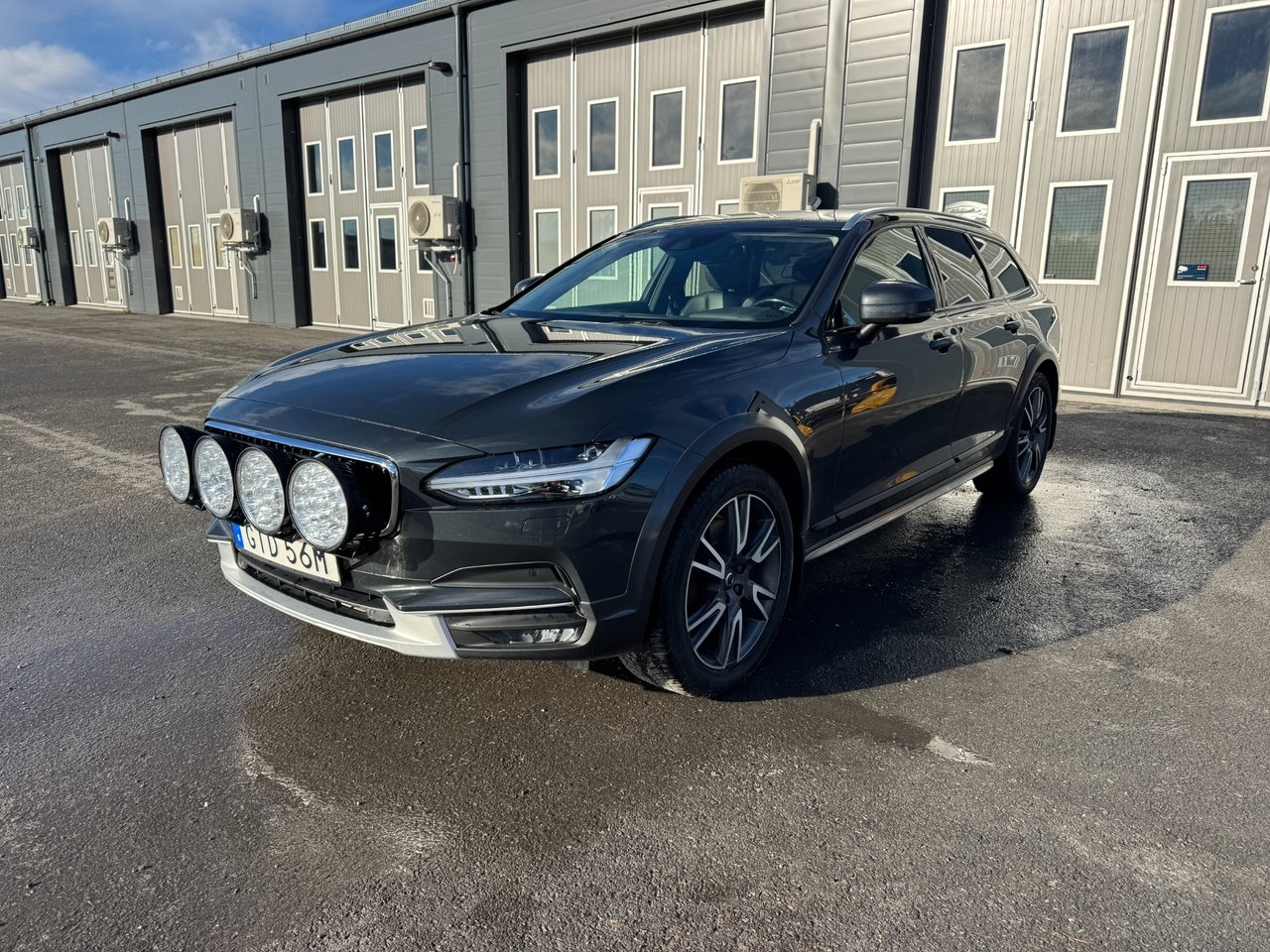 Volvo V90 Cross Country
