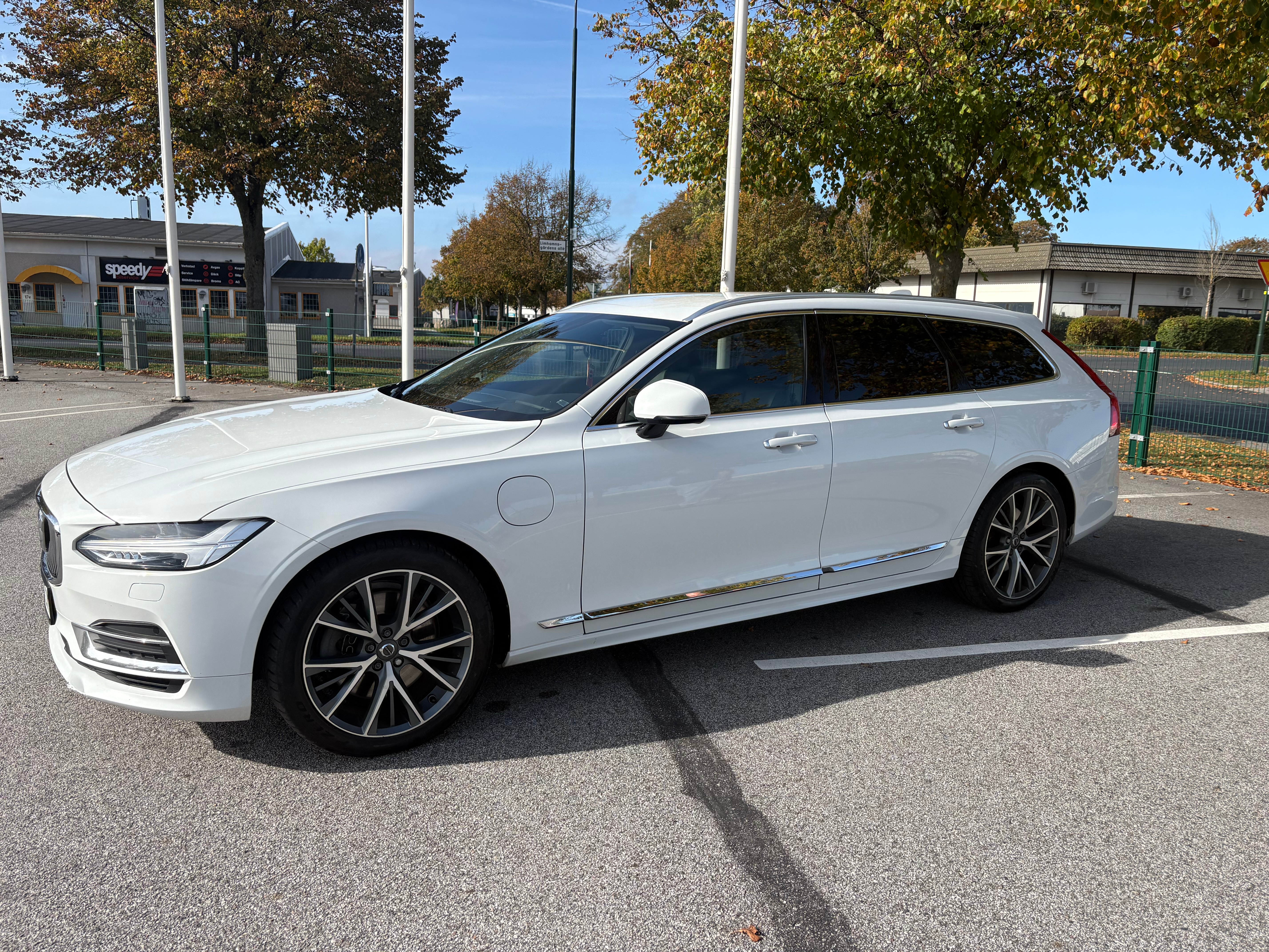 Volvo V90 T8 Twin Engine AWD Geartronic 2020, bild 2/10