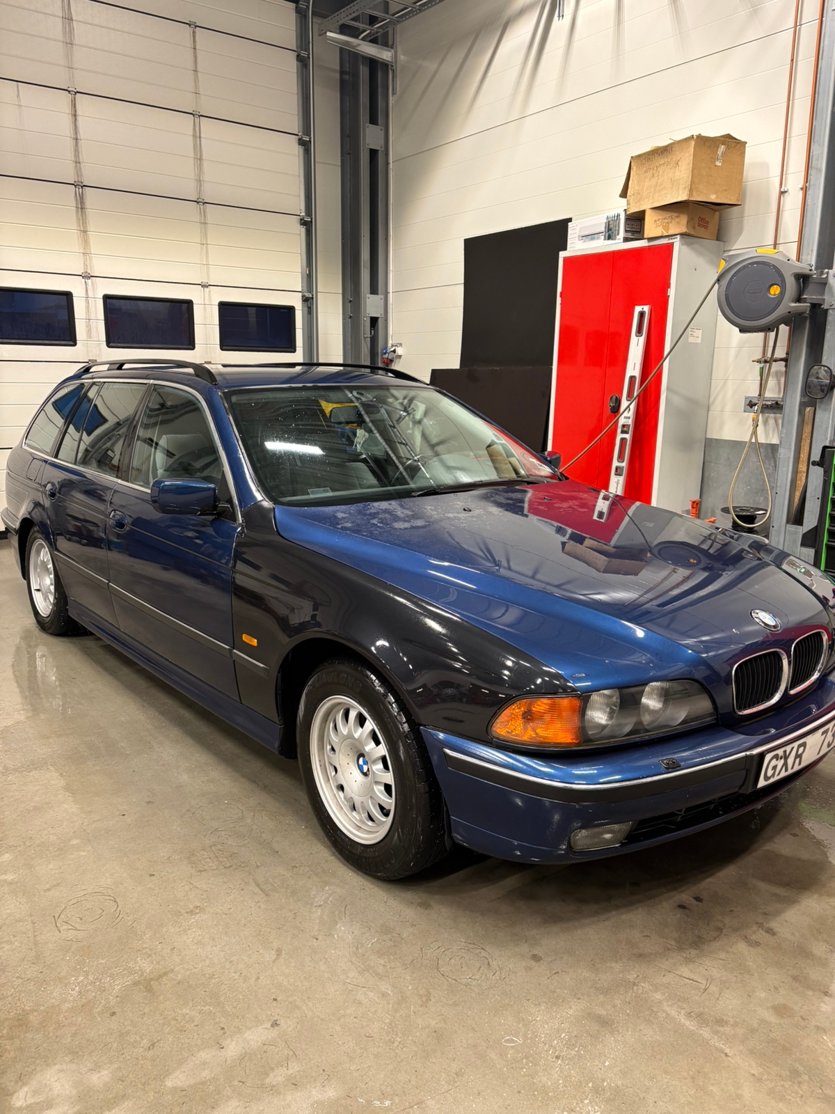 BMW 520 i Touring Manuell 1998, bild 2/5