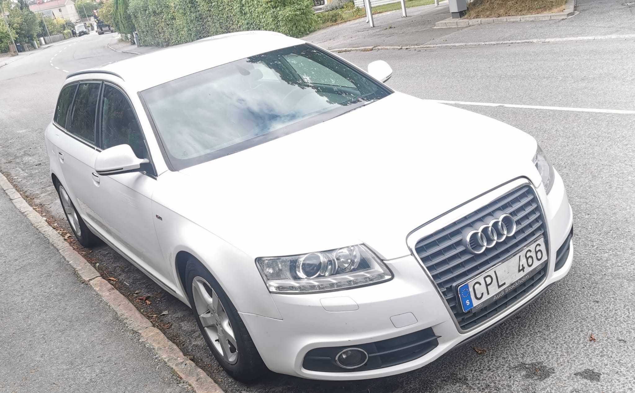 Audi A6 Avant 2.0 TDI DPF Multitronic 2011, photo 3/4