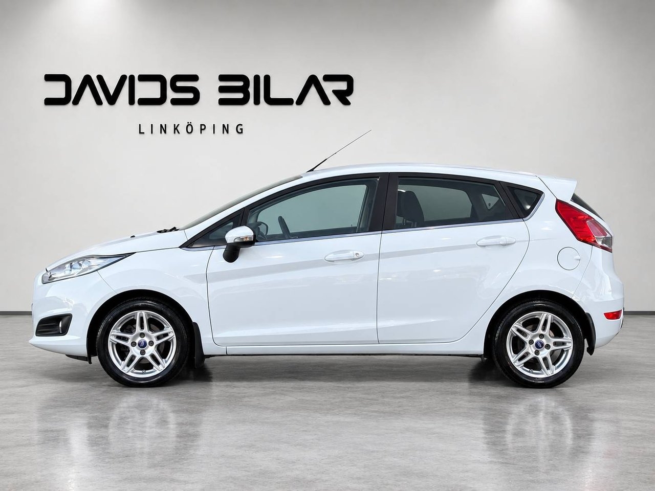 Ford Fiesta 2015, bild 2/10