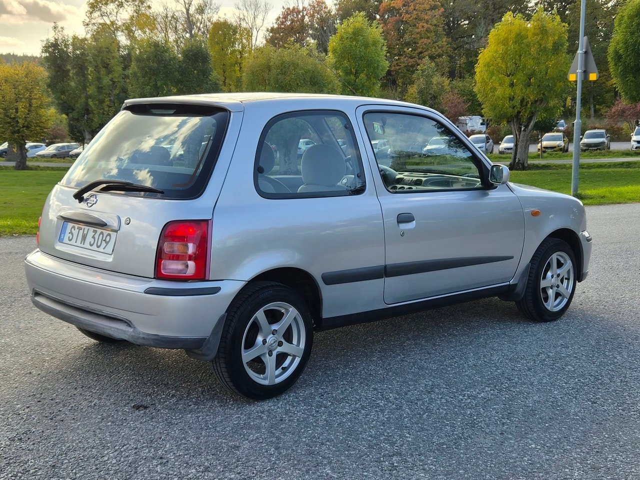 Nissan Micra Unik 3dr 1.4 82hk, Automat 2001, bild 4/10
