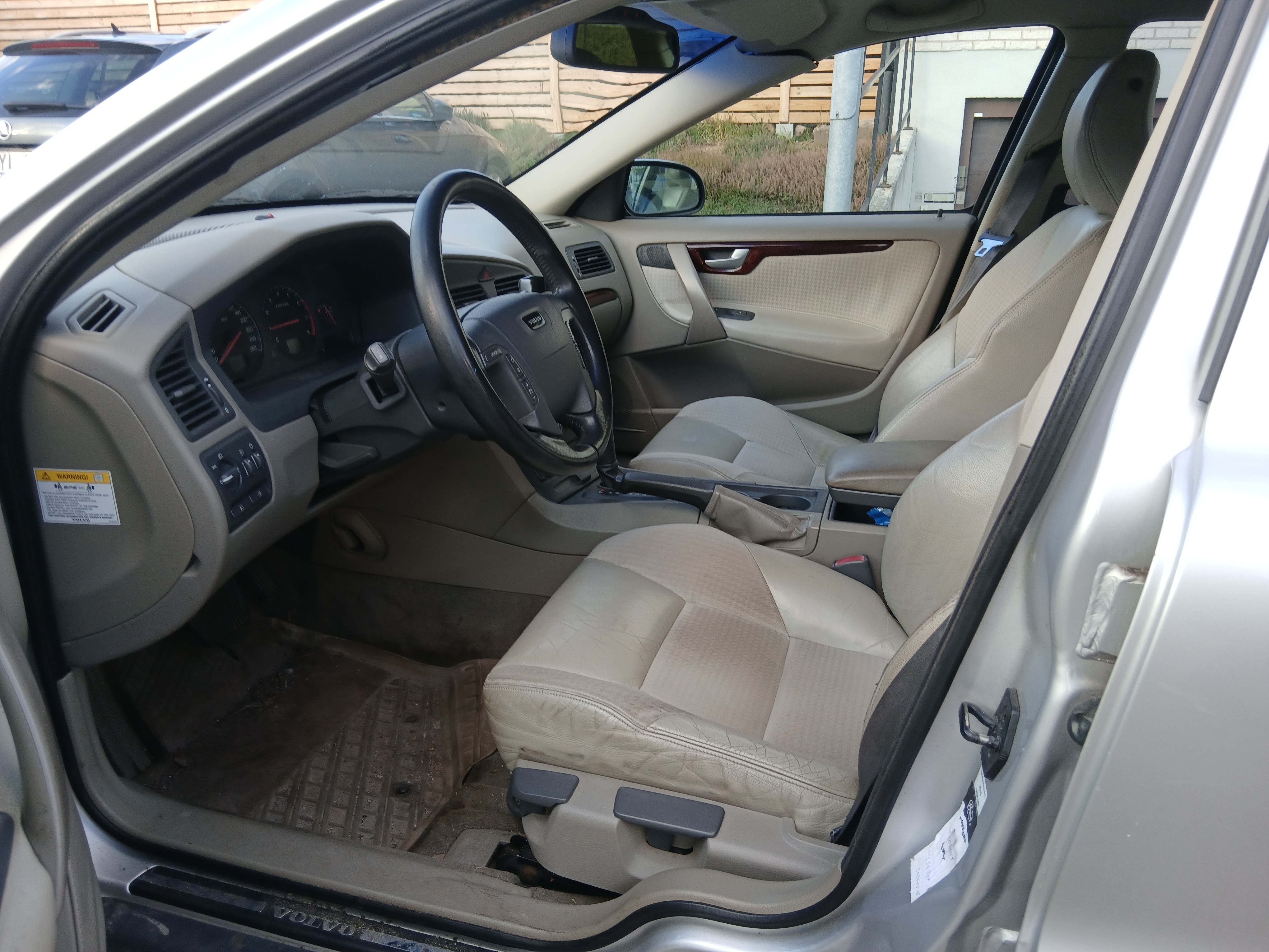 Volvo V70 2.4 Automatisk 2001, kuva 2/8