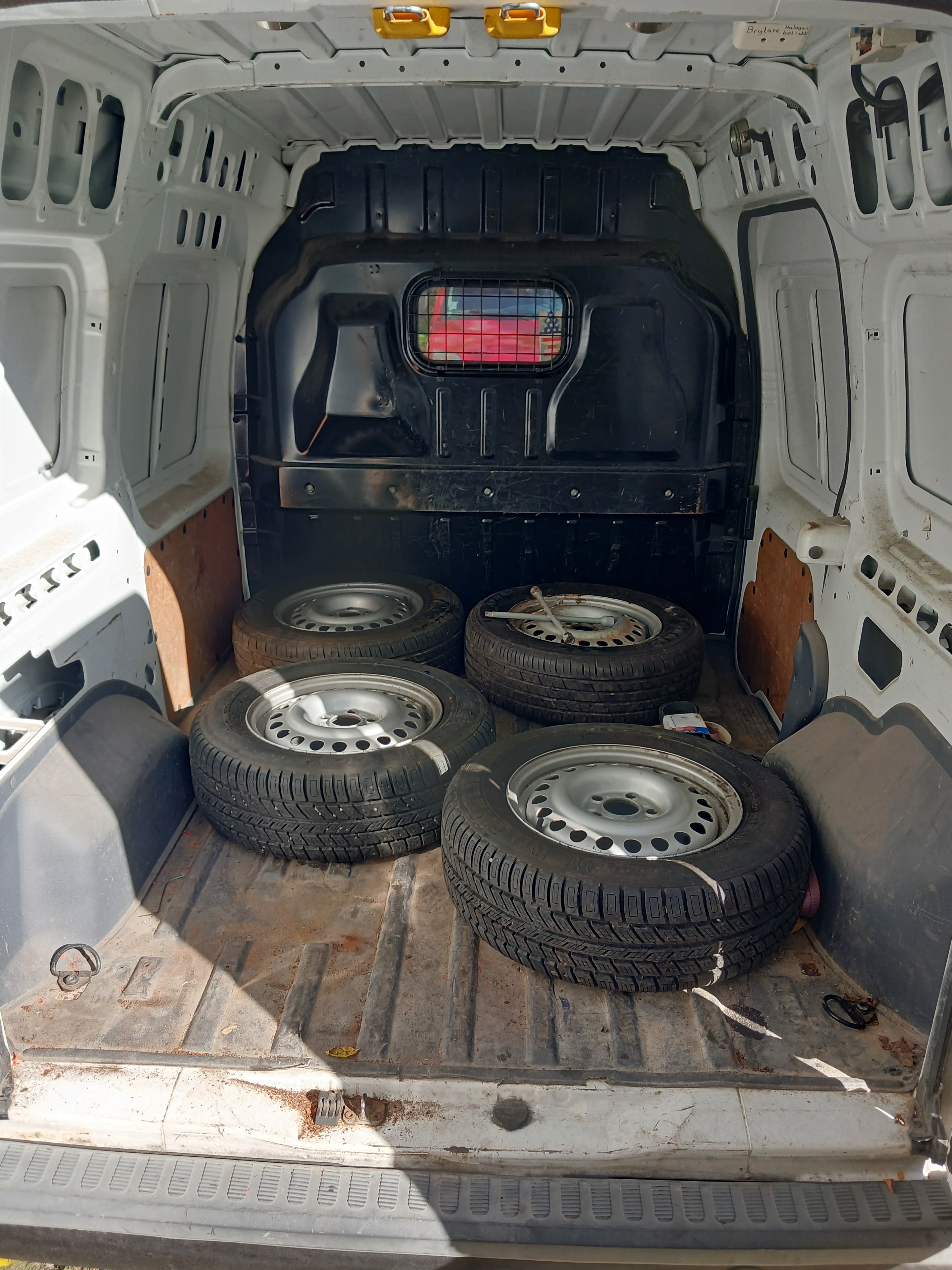 Ford Transit Connect 2008, kuva 4/9