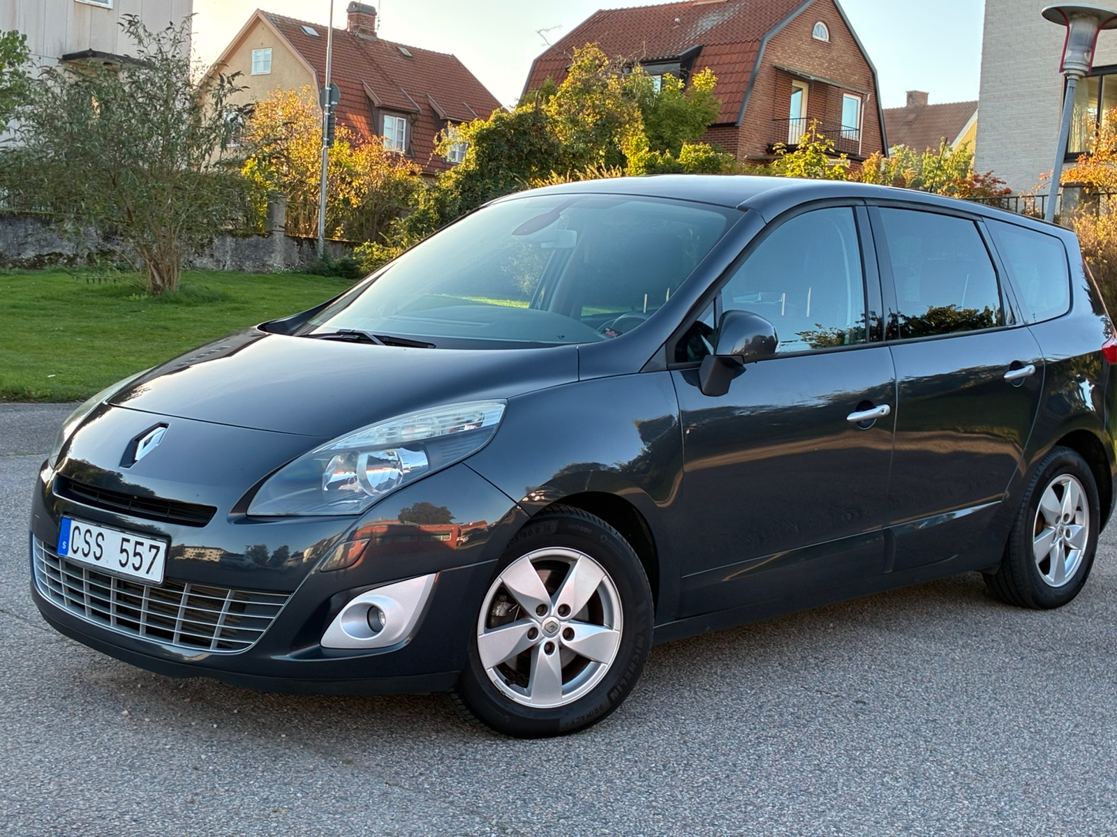 Renault Grand Scenic III 1.6 dCi Manuell 2011, bild 3/10