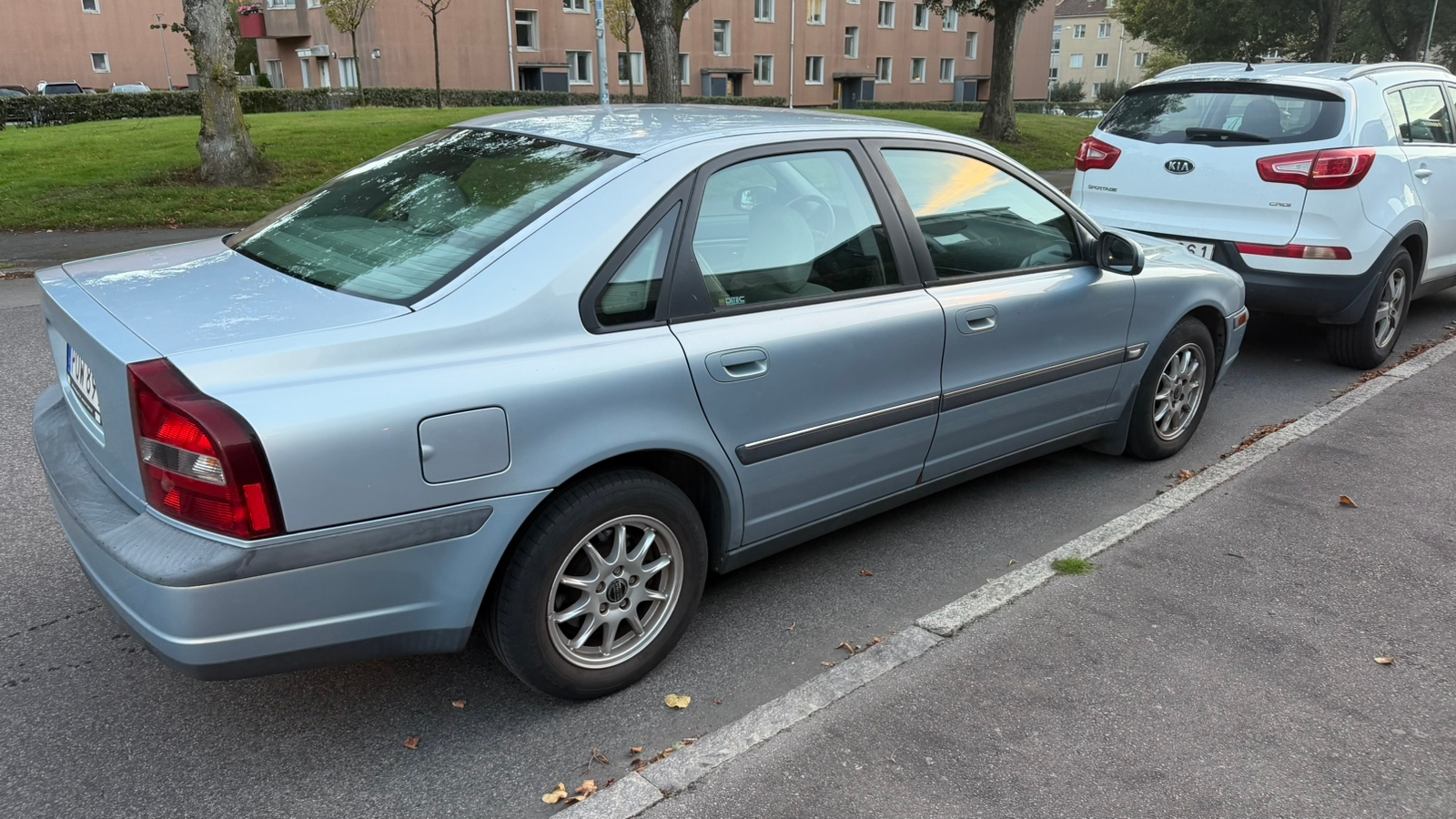 Volvo S80 2.4 Manuell 2000, bild 2/3