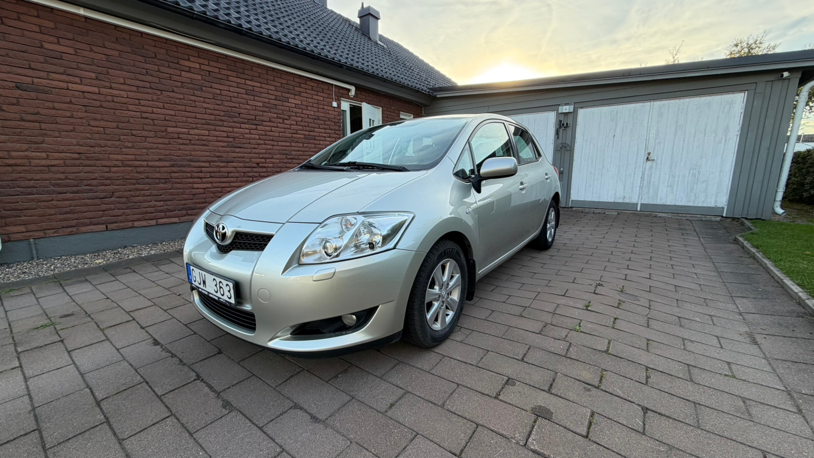 Toyota Auris 2007, kuva 2/6