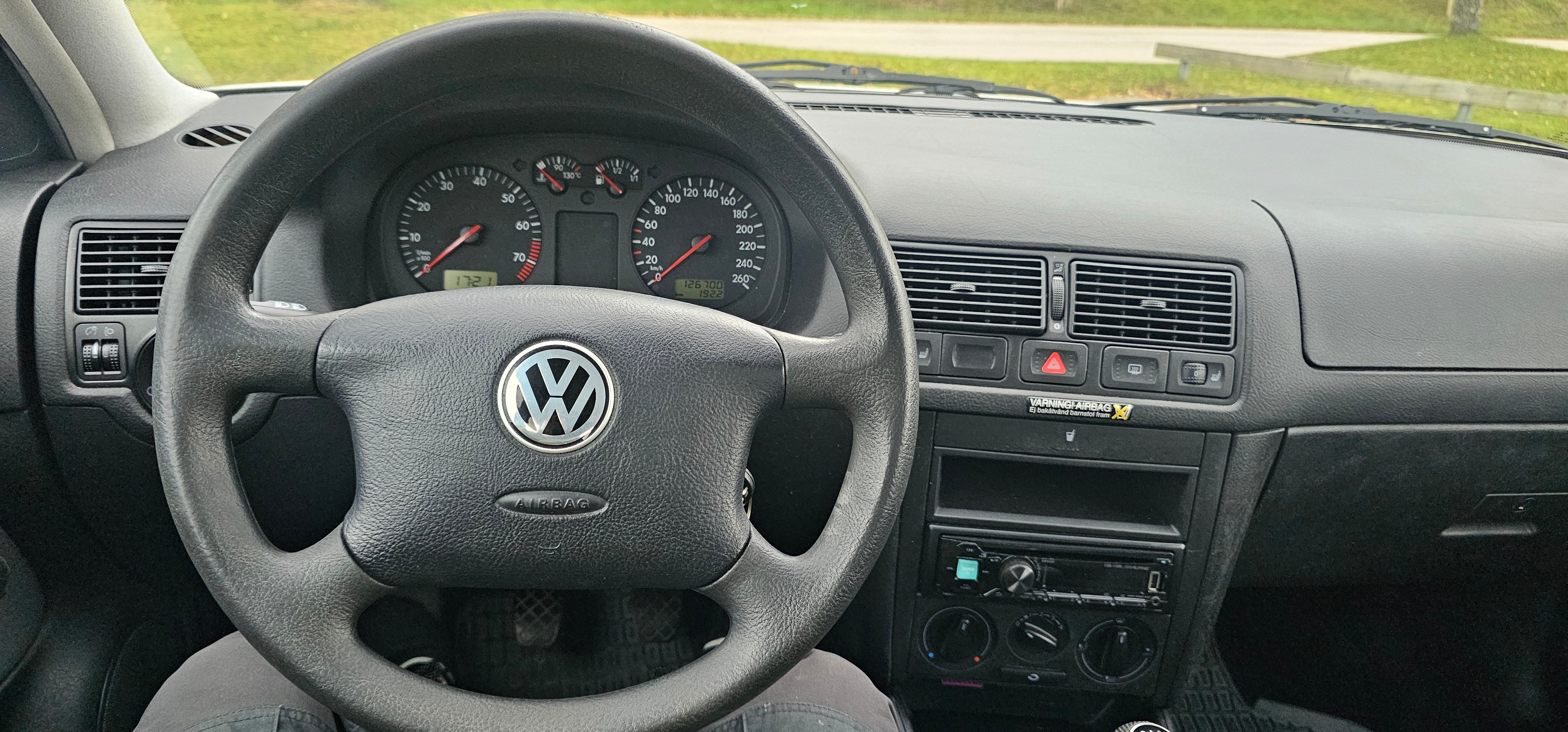 Volkswagen Golf IV 3-dörrar 1.6 Manuell 2000, bild 4/6