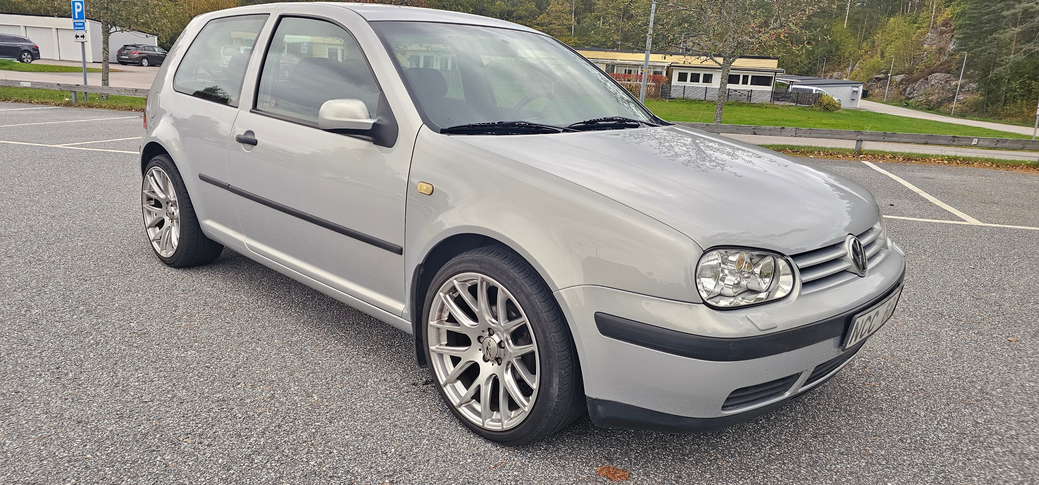 Volkswagen Golf IV 3-dörrar 1.6 Manuell 2000, bild 3/6