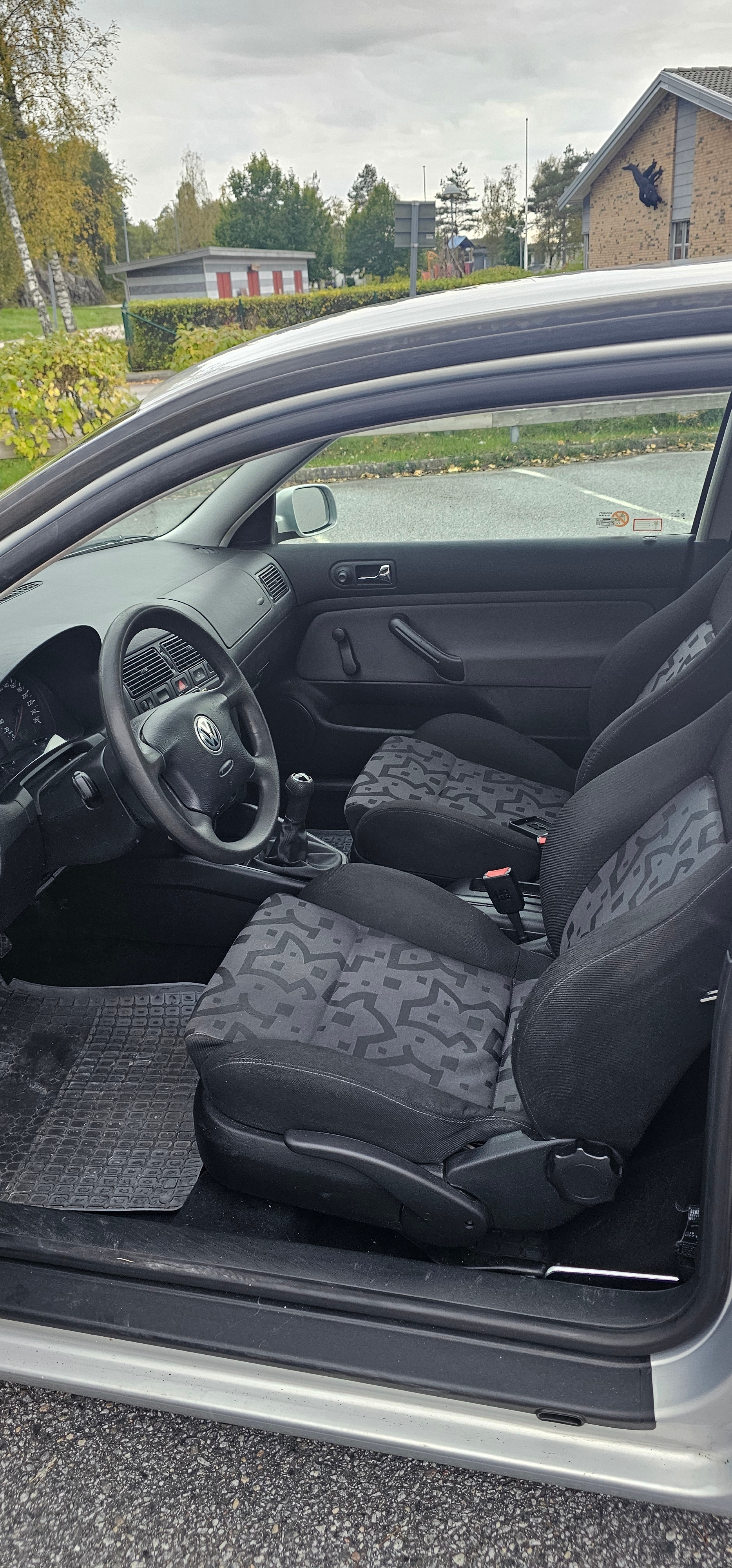 Volkswagen Golf IV 3-dörrar 1.6 Manuell 2000, bild 6/6