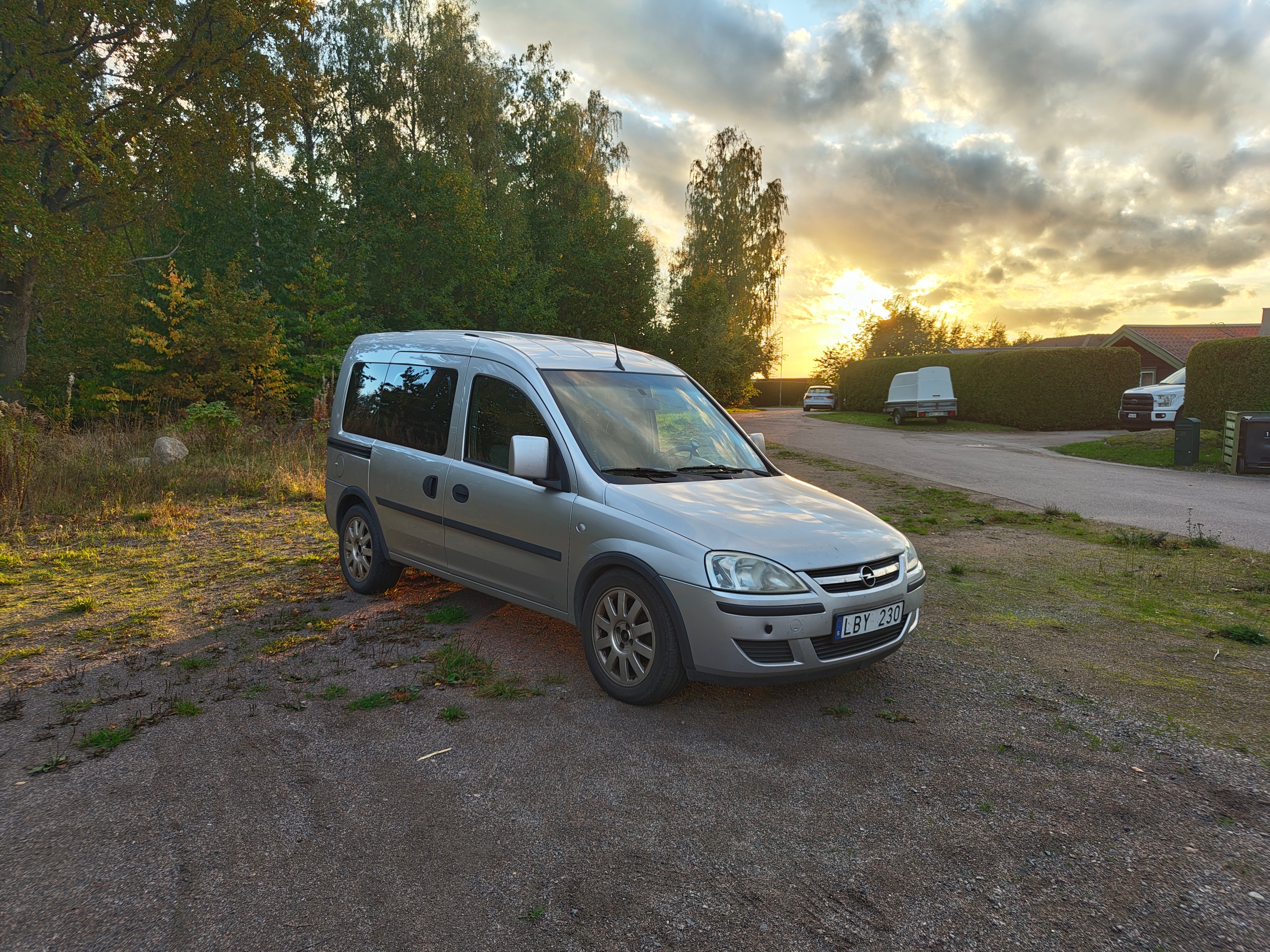 Opel Combo 1.3 CDTI ecoFLEX Manuell 2011, kuva 2/10