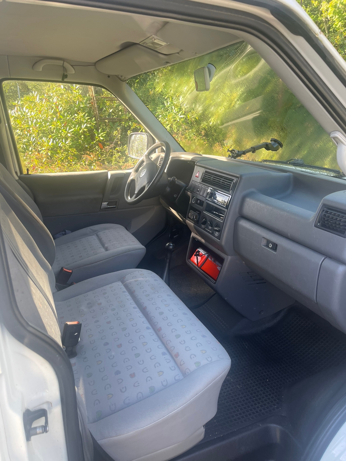 Volkswagen Caravelle 2.5 Manuell 2003, kuva 3/4