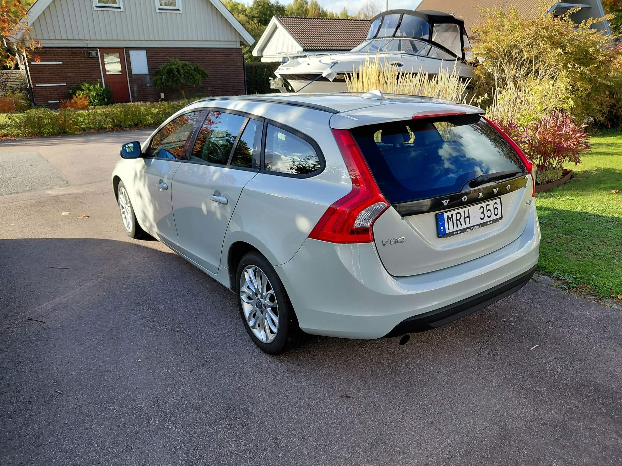 Volvo V60 DRIVe Manuell 2011, kuva 3/6