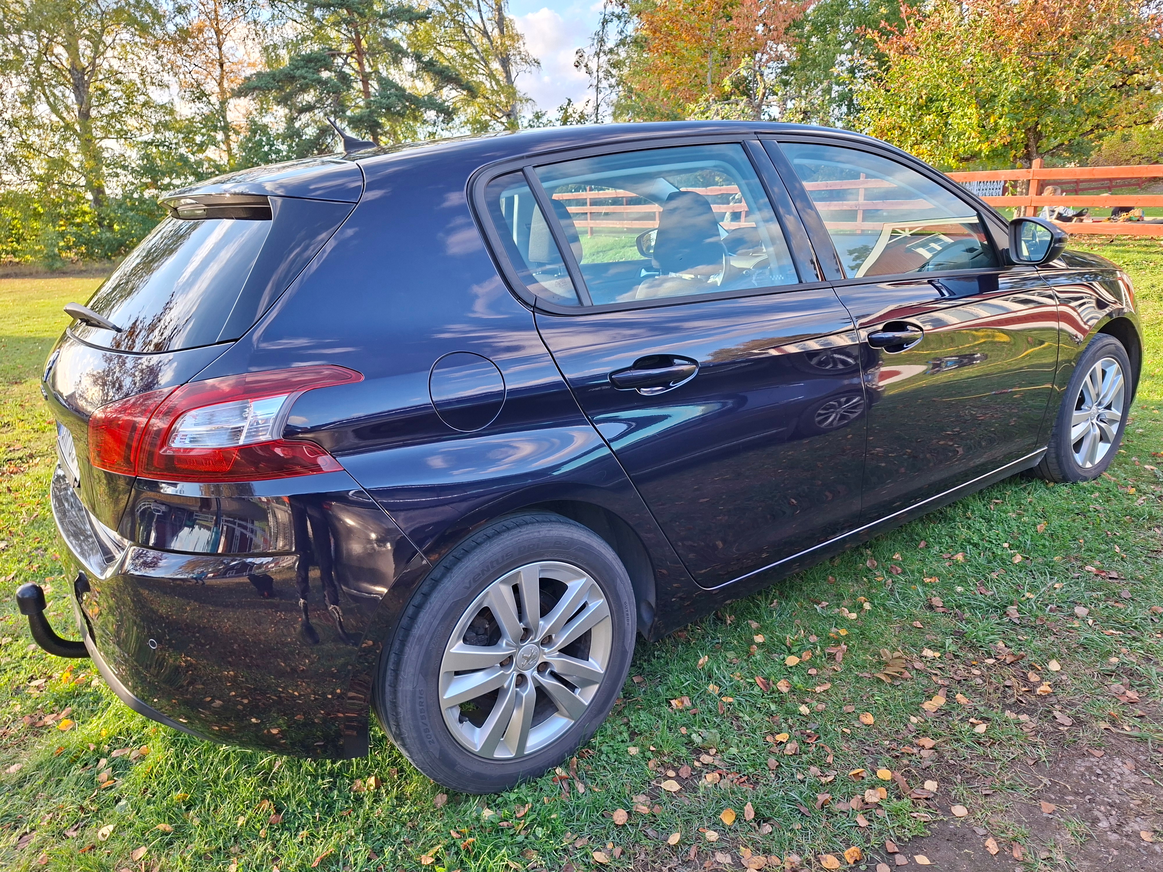 Peugeot 308 1.6 e-HDi 115 FAP Manuell 2014, bild 3/4