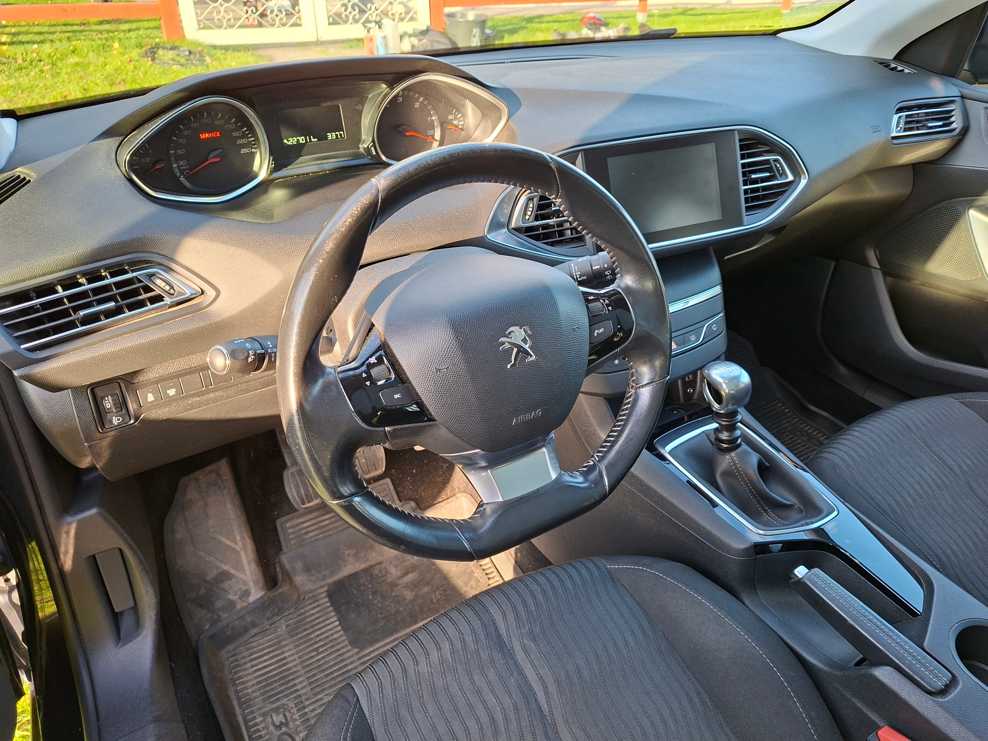 Peugeot 308 1.6 e-HDi 115 FAP Manuell 2014, bild 4/4