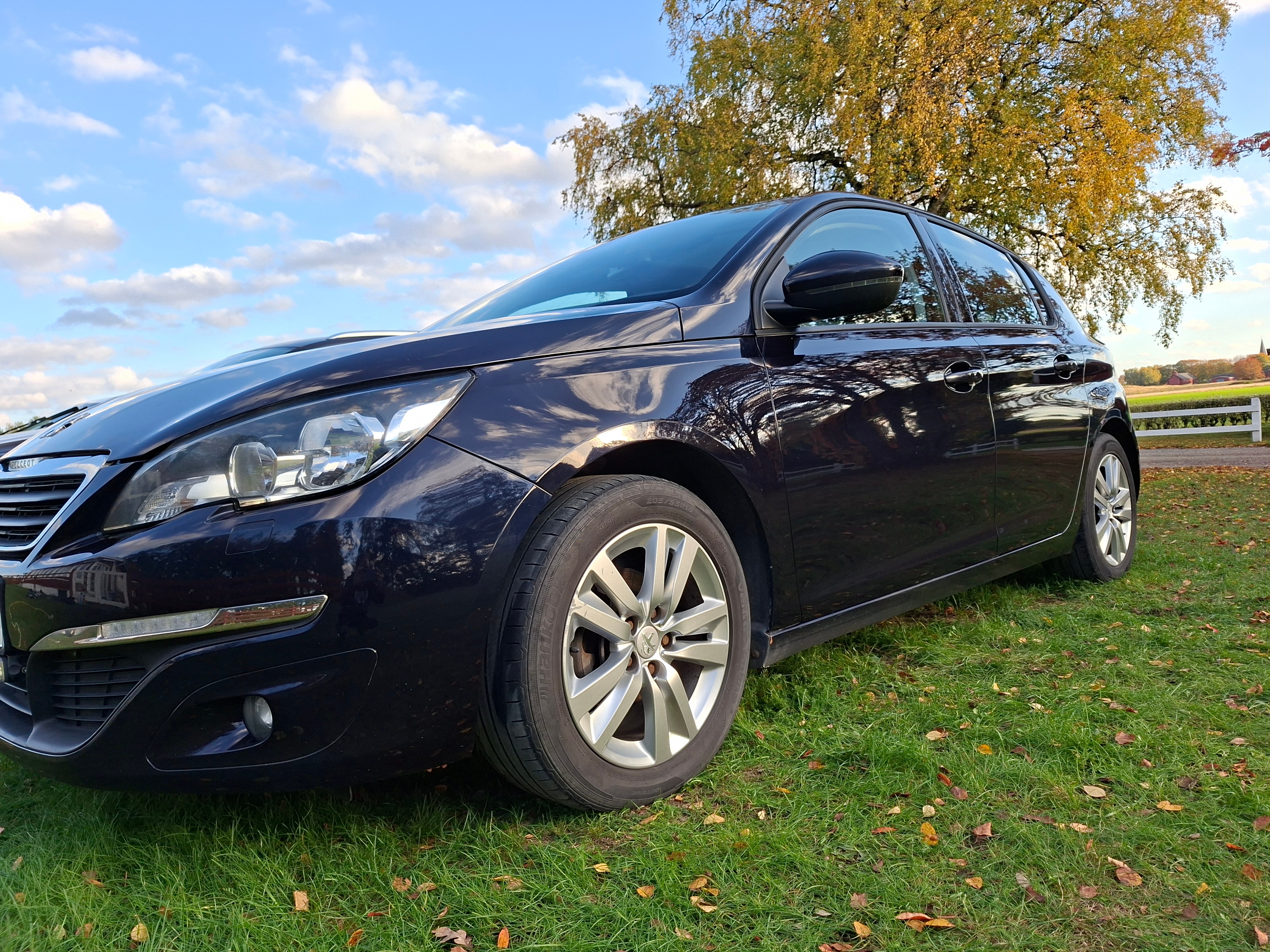Peugeot 308 1.6 e-HDi 115 FAP Manuell 2014, bild 2/4