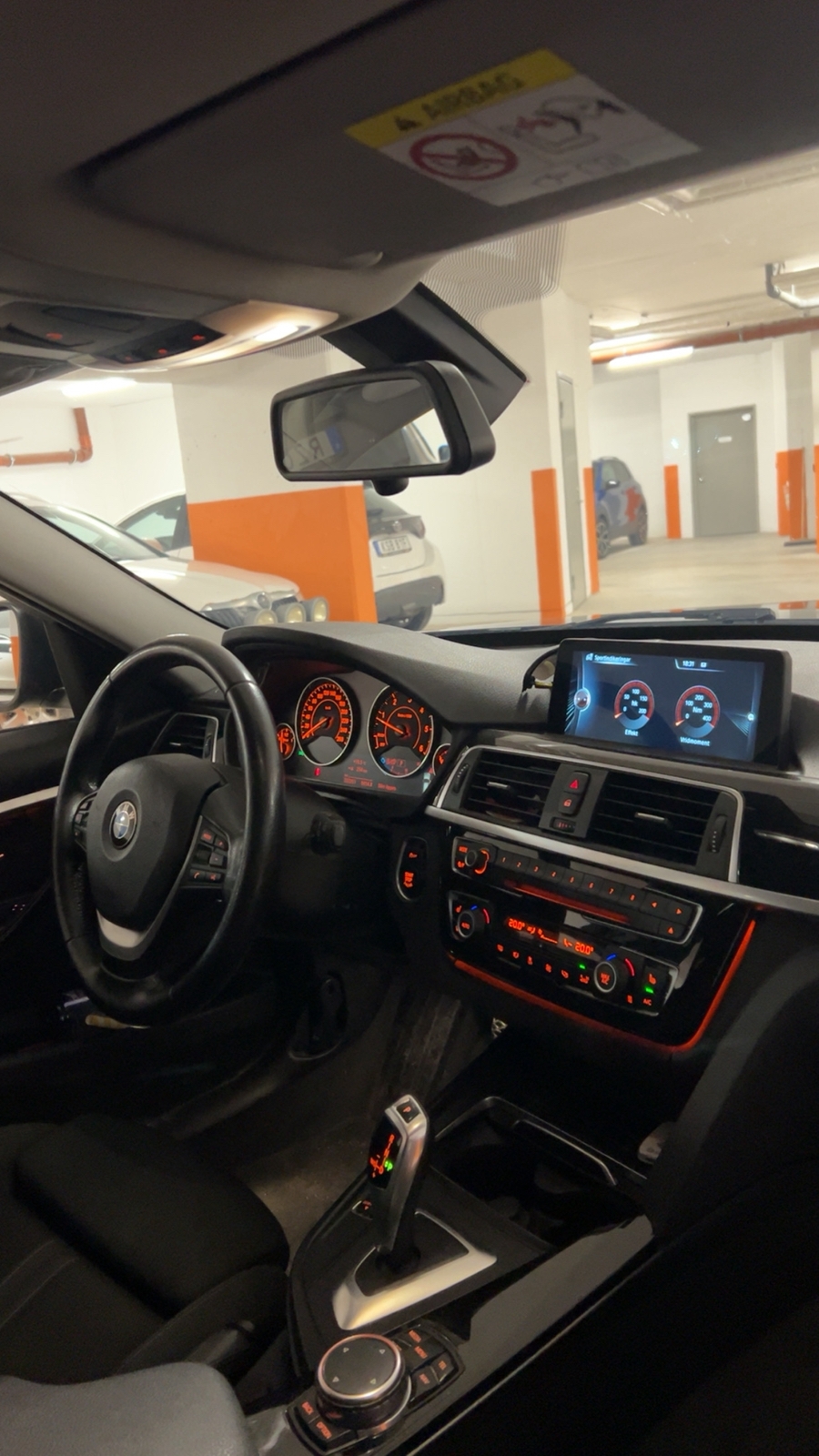 BMW 320 d xDrive Touring Steptronic 2016, bild 2/3