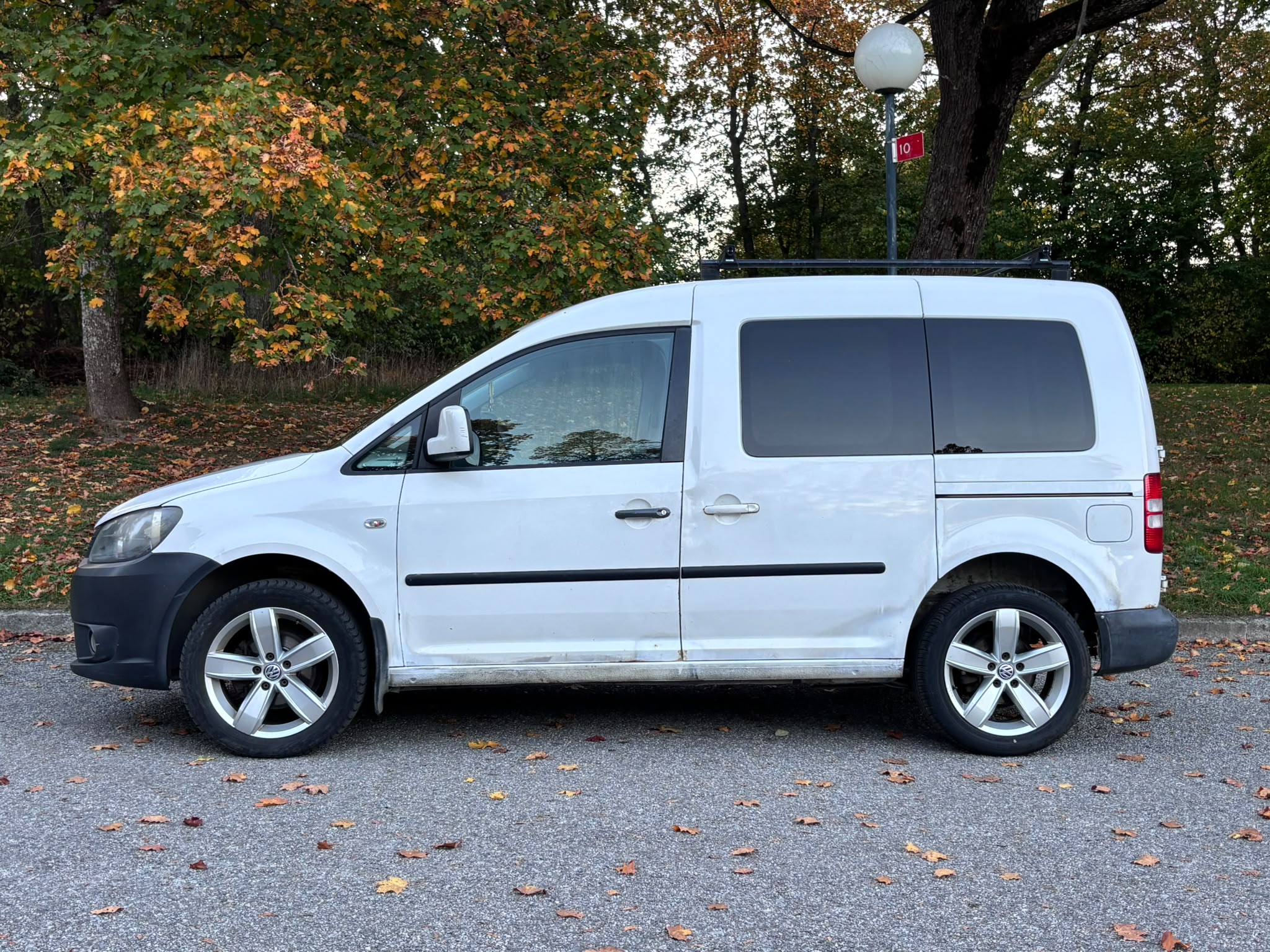 Volkswagen Caddy 2011, kuva 2/10