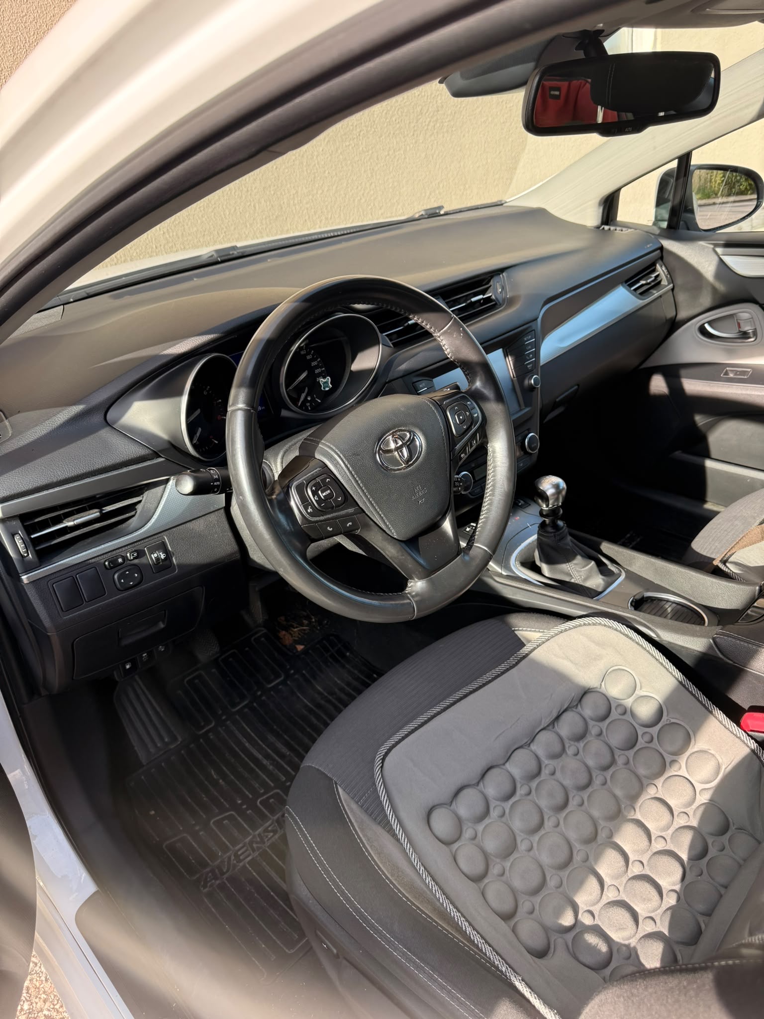Toyota Avensis 2017, bild 4/9